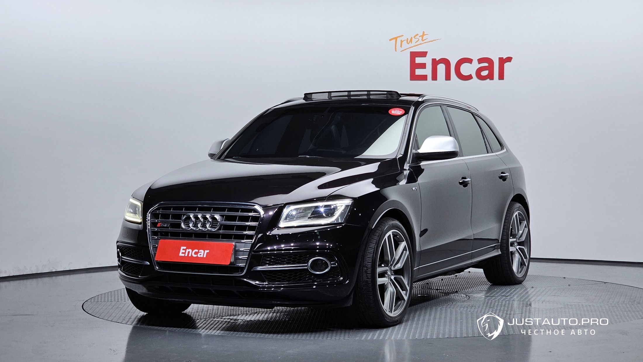 Автомобиль Audi SQ5