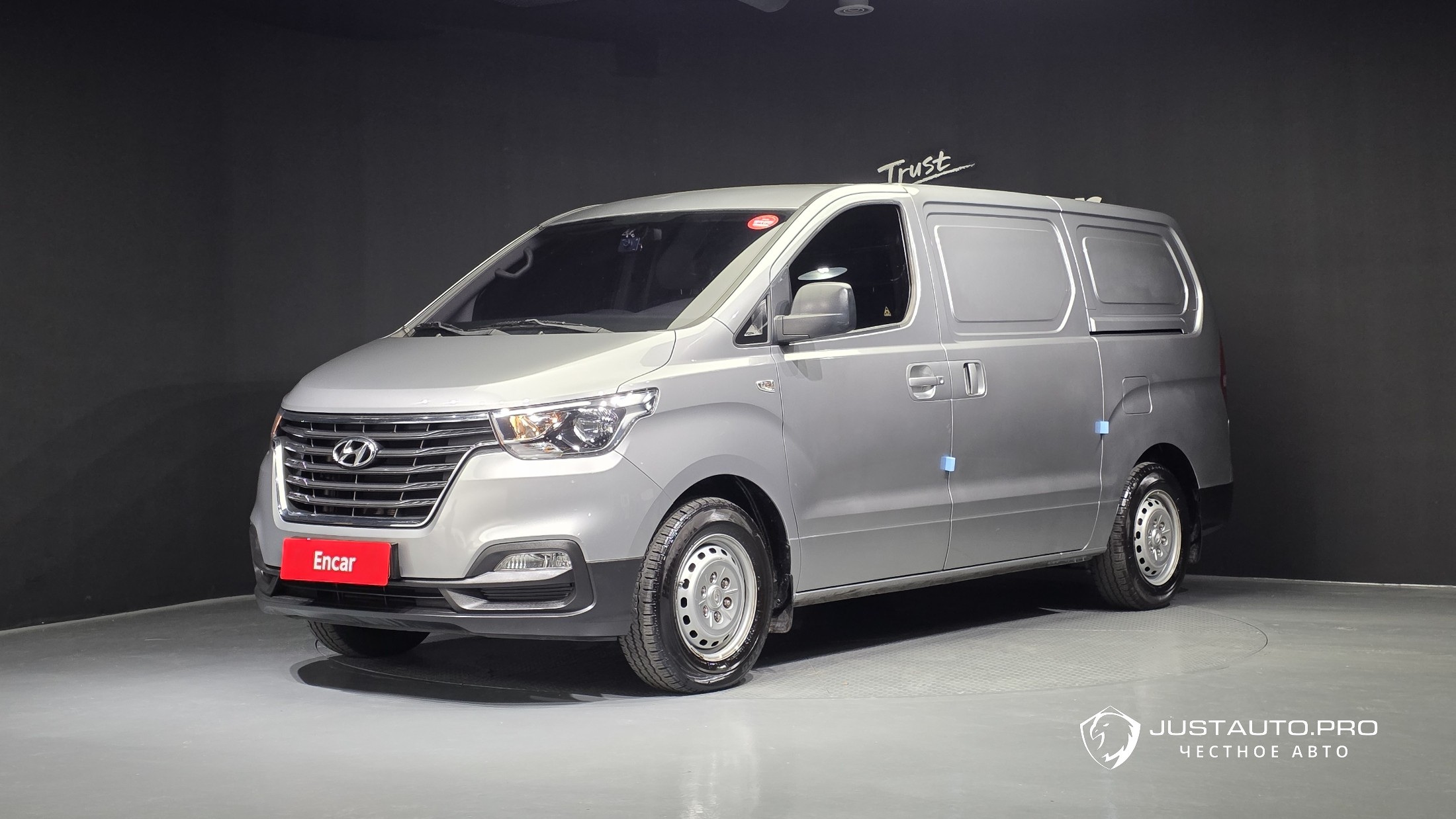 Автомобиль Hyundai Starex
