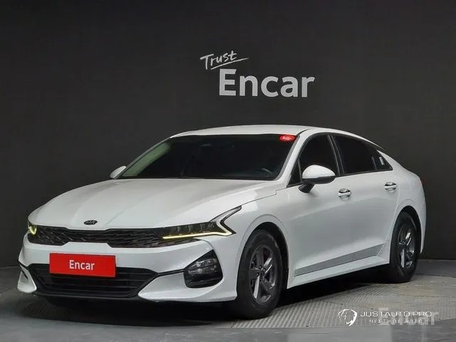 Автомобиль Kia K5