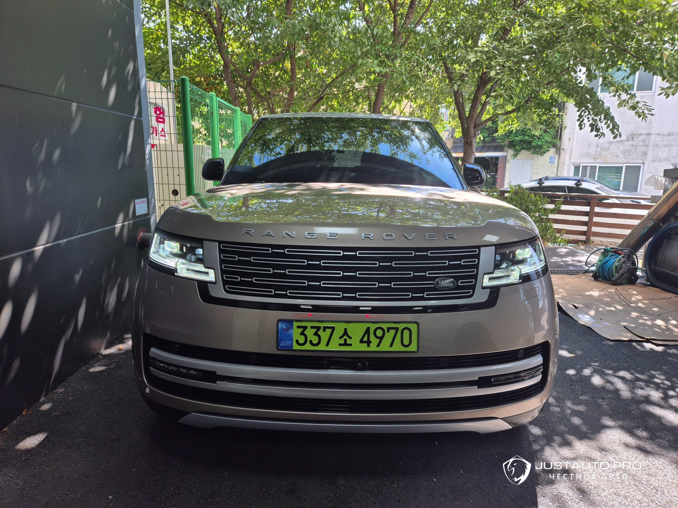 Автомобиль Land Rover Range Rover
