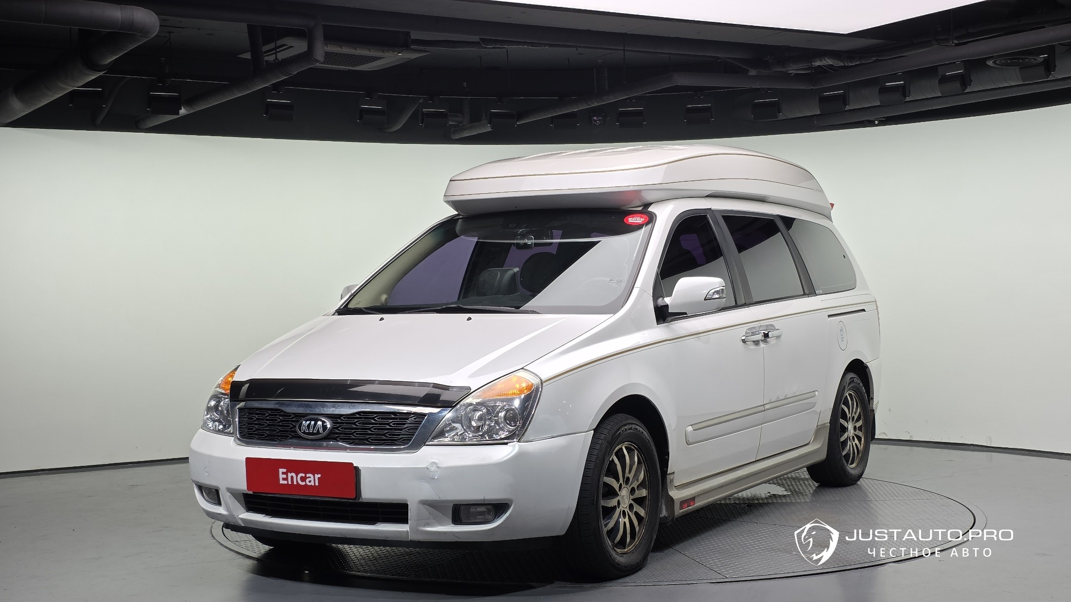 Автомобиль Kia Canival