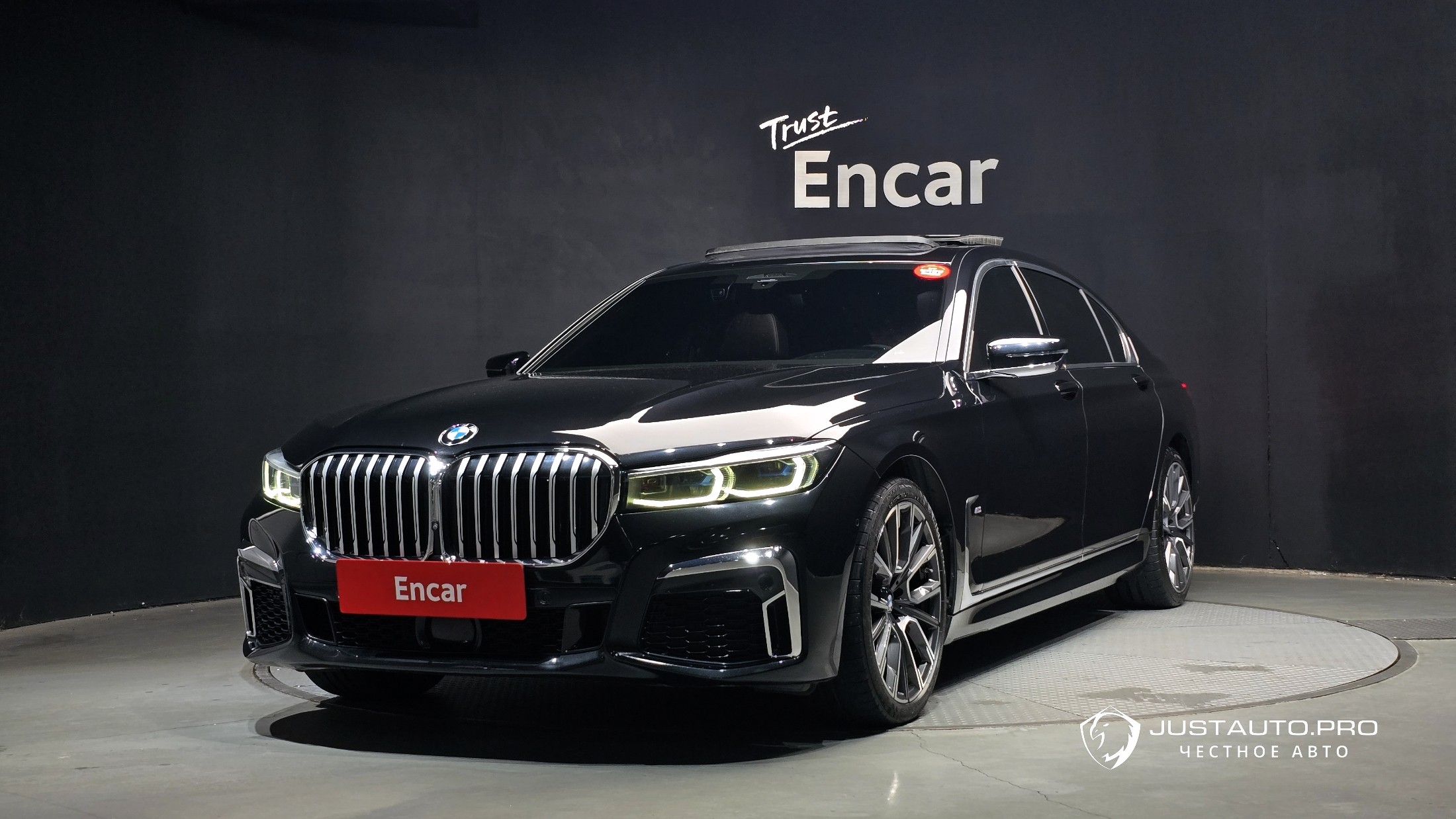 Автомобиль BMW 7-Series