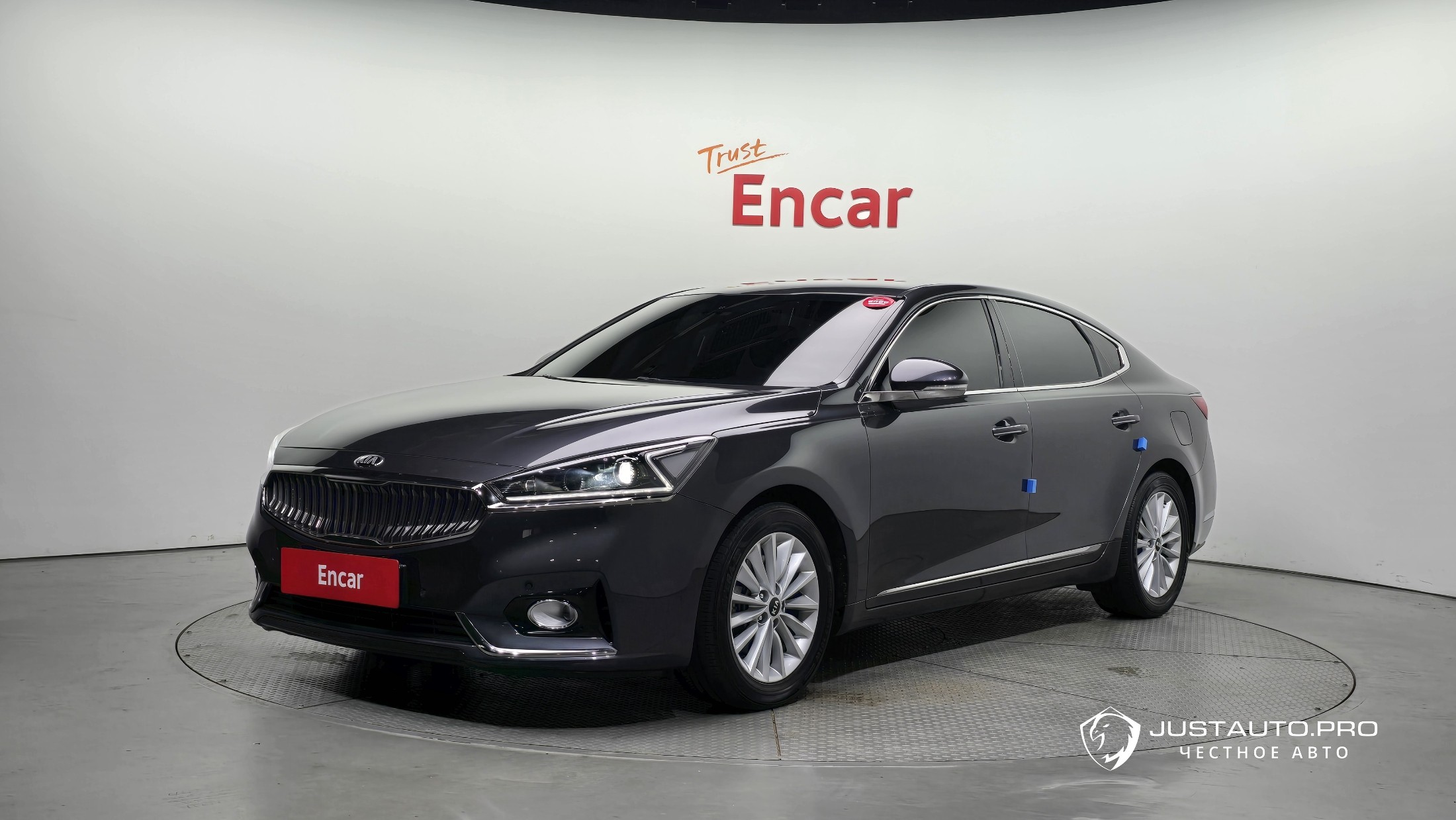 Автомобиль Kia K7