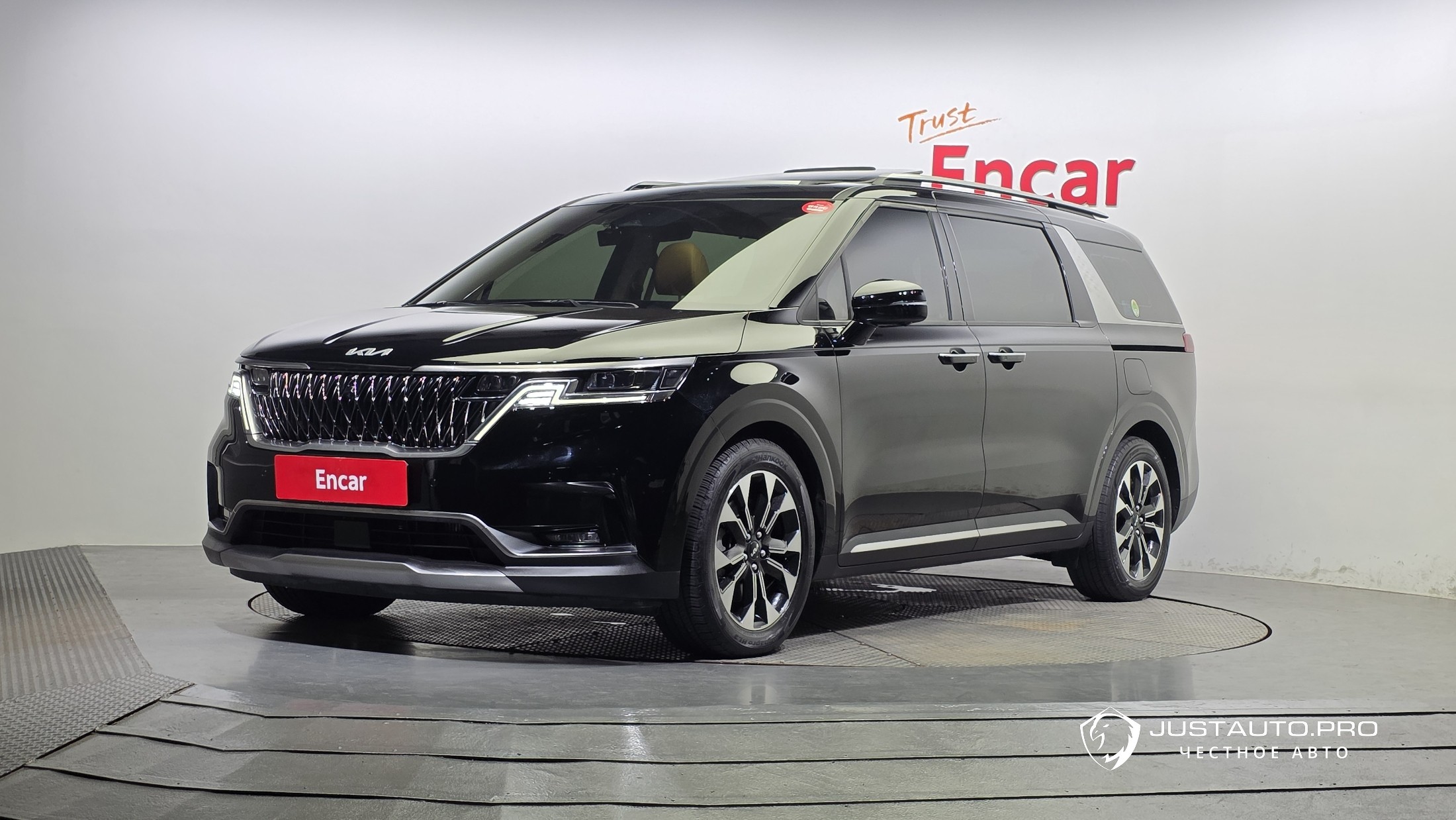 Автомобиль Kia Canival