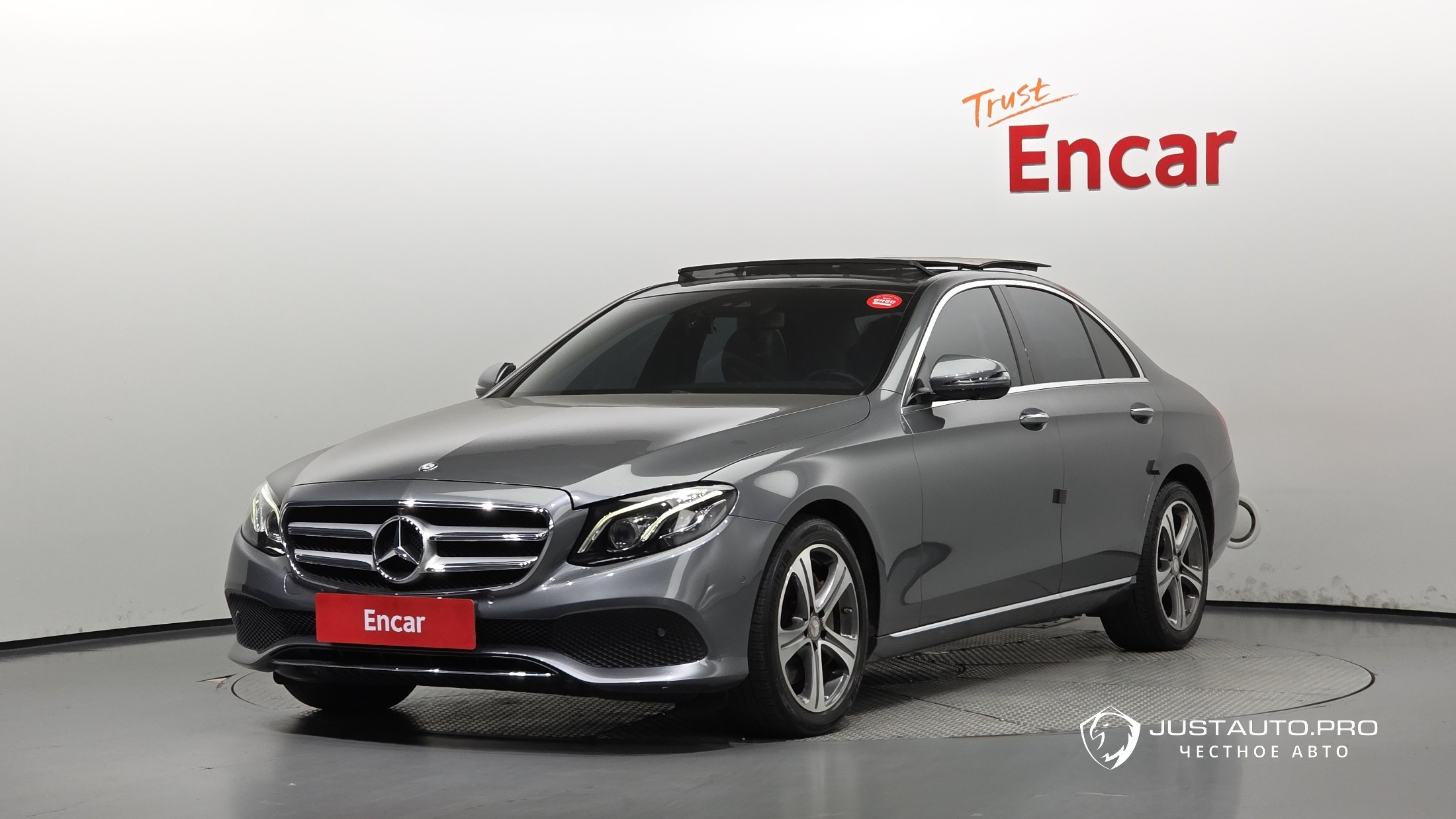 Автомобиль Mercedes-Benz E-Class