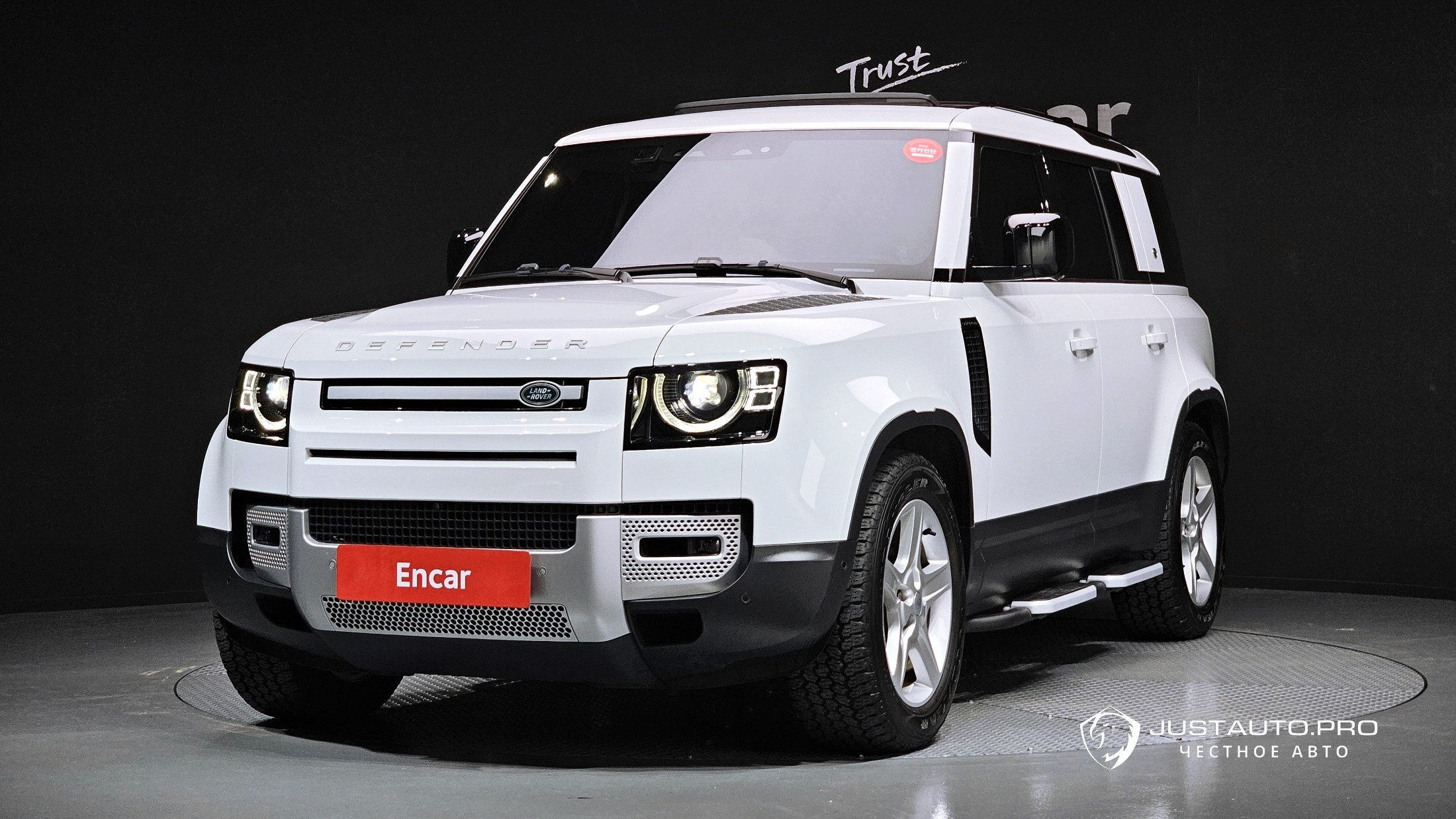 Автомобиль Land Rover Defender