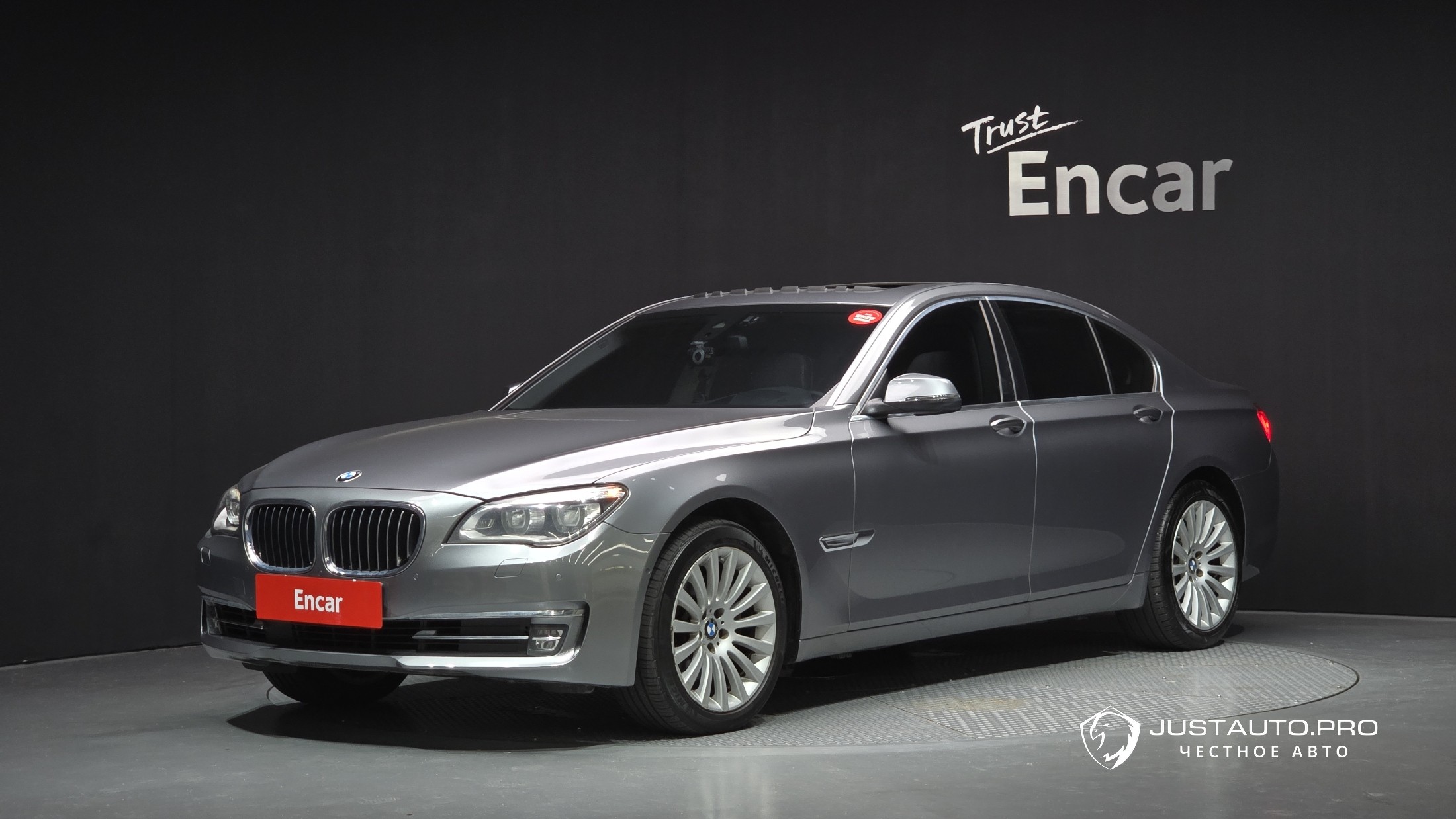 Автомобиль BMW 7-Series