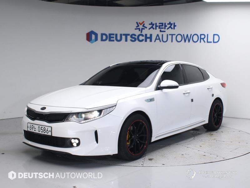 Автомобиль Kia K5