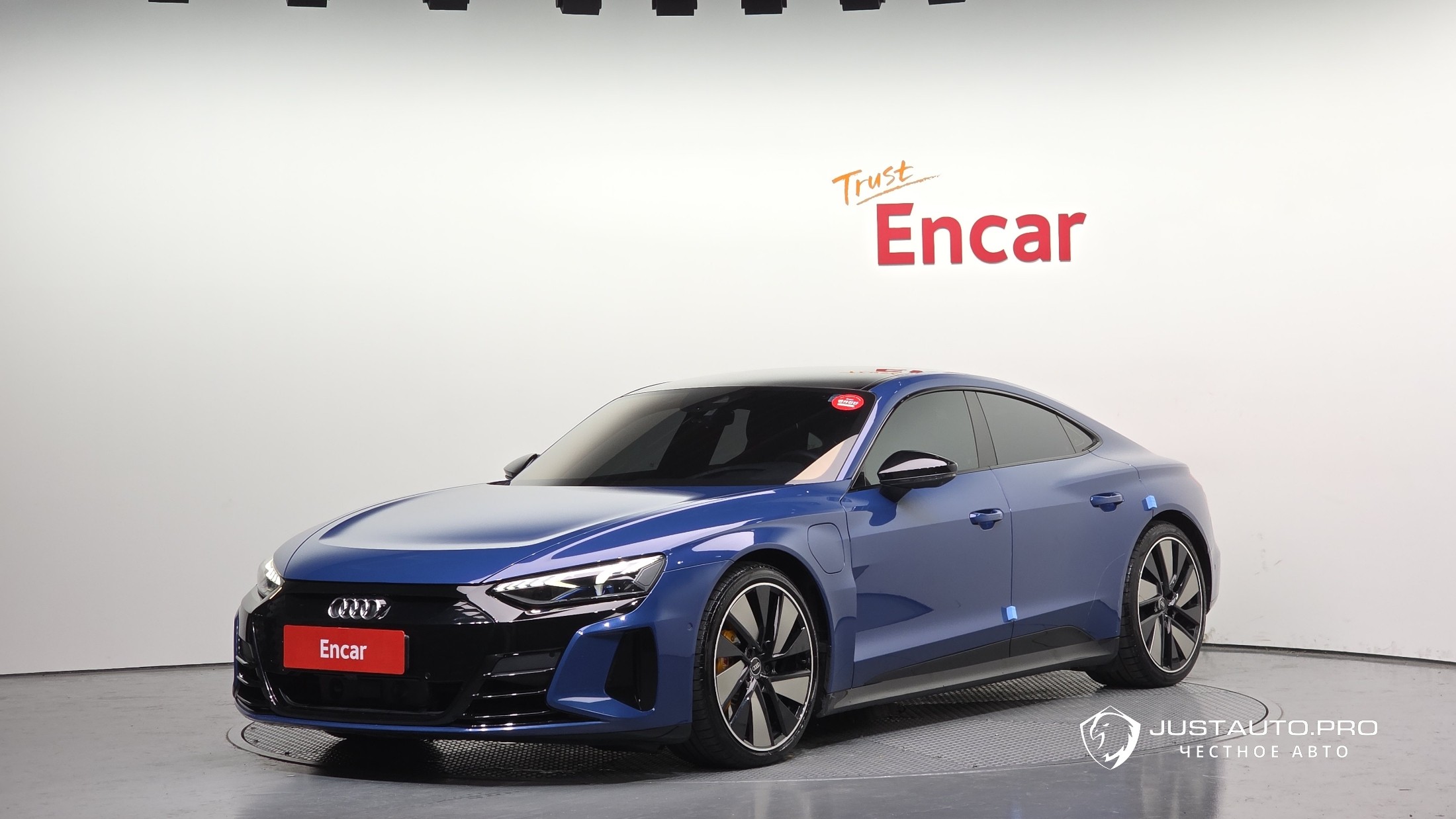 Автомобиль Audi e-tron GT