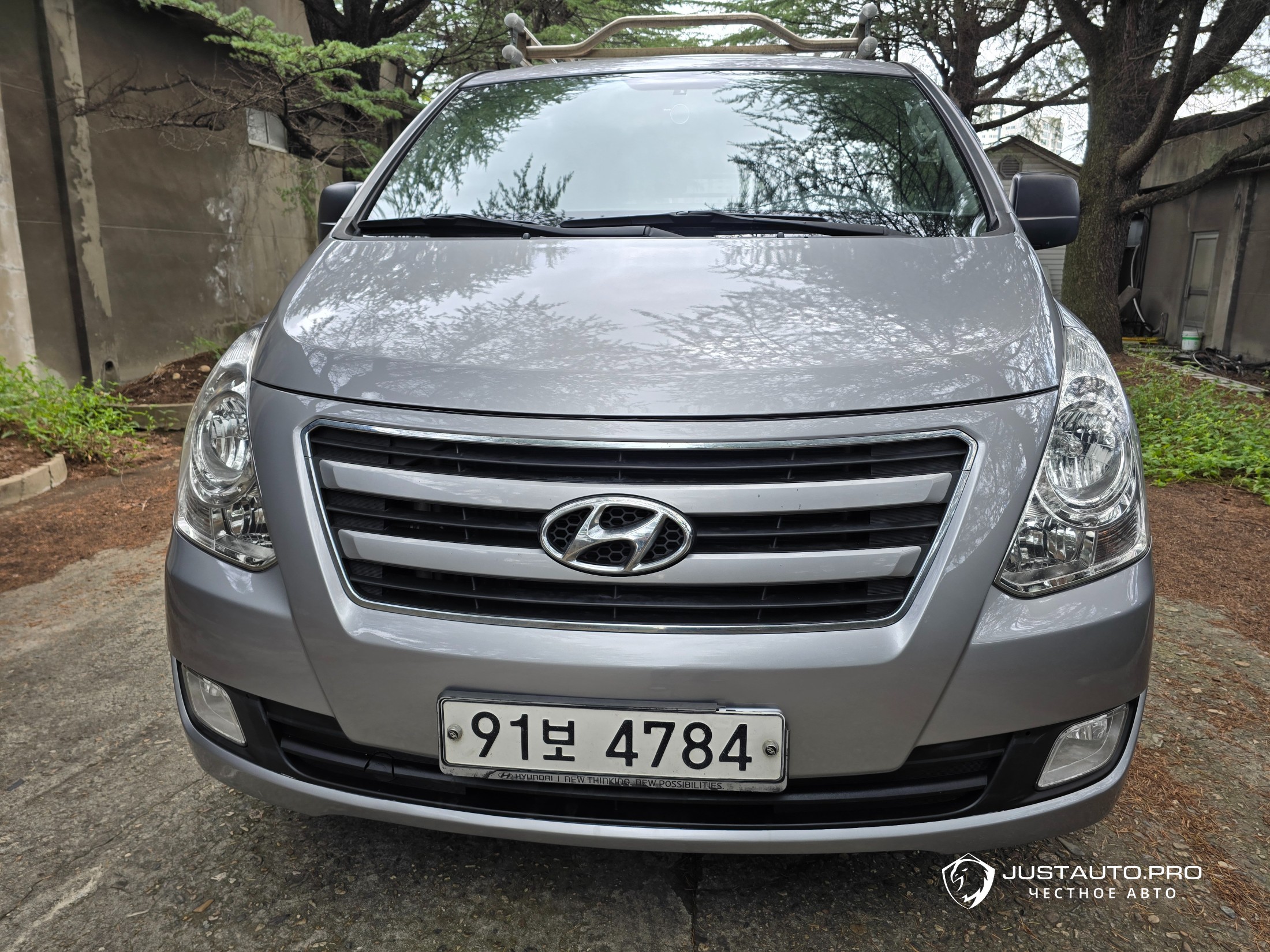 Автомобиль Hyundai Starex