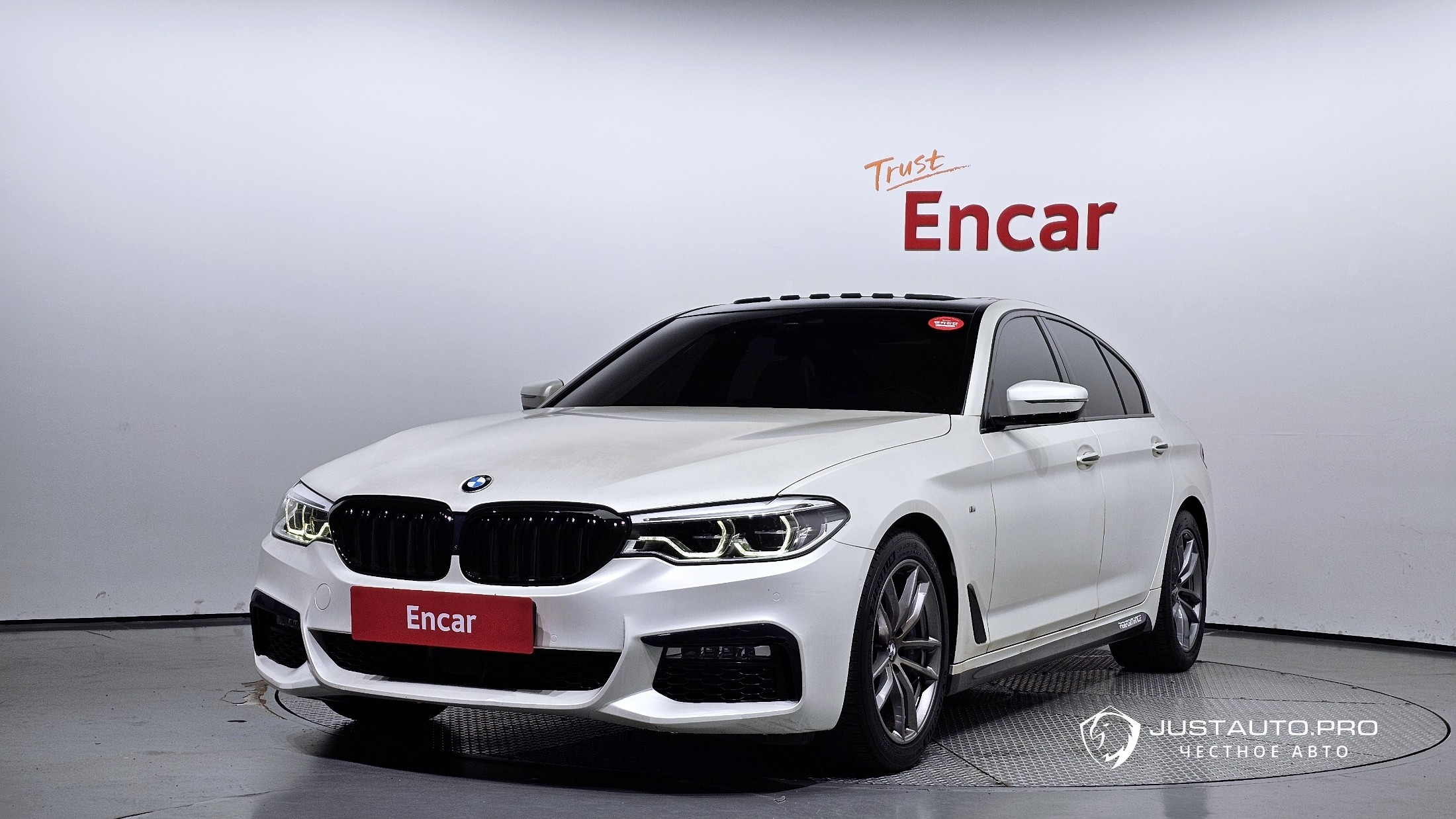 Автомобиль BMW 5-Series