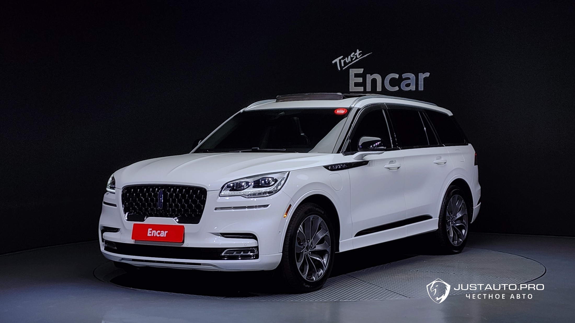 Автомобиль Lincoln Aviator
