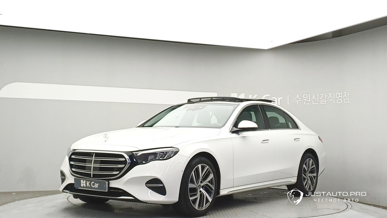 Автомобиль Mercedes-Benz E-Class