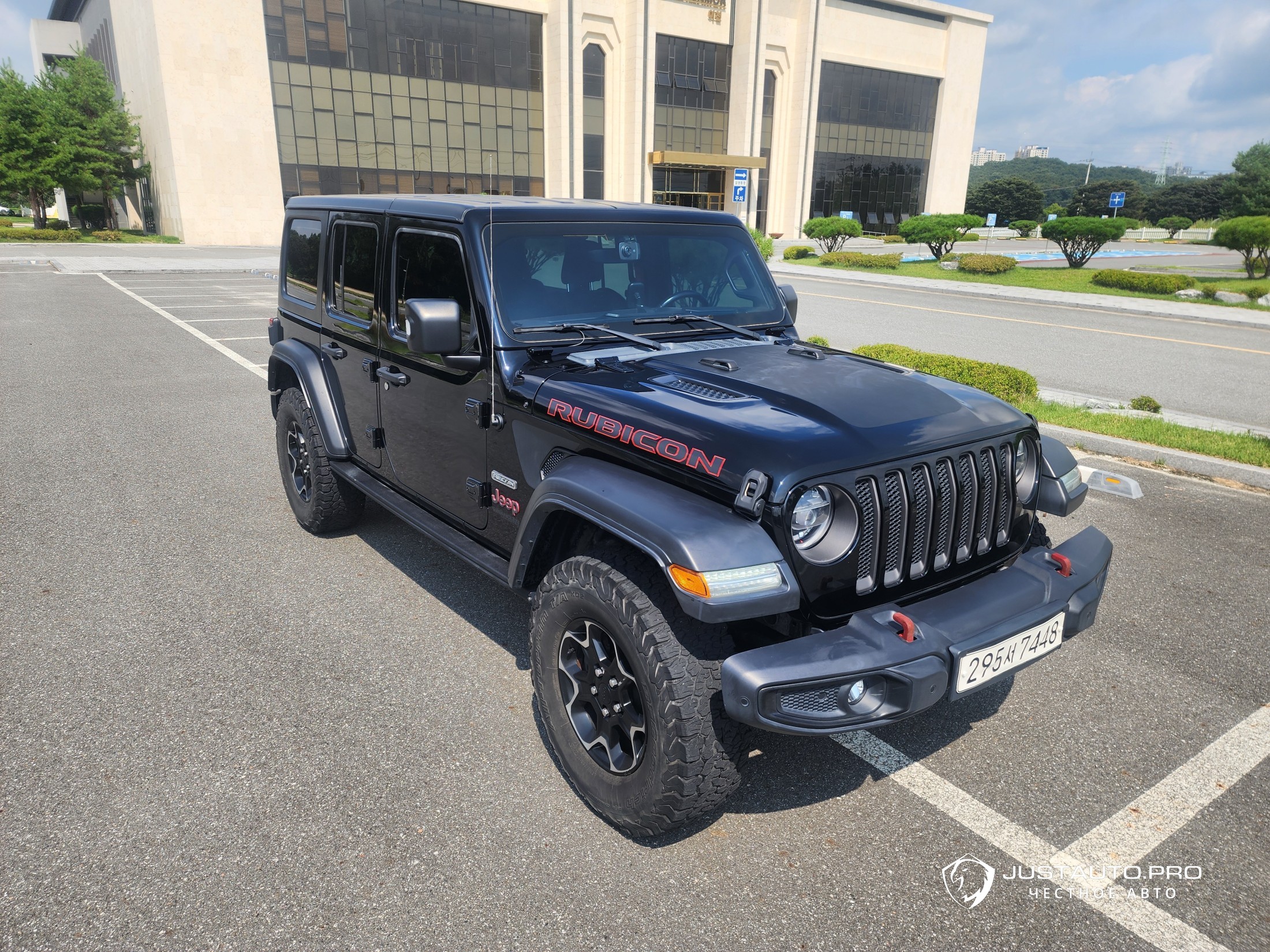 Автомобиль Jeep Wrangler