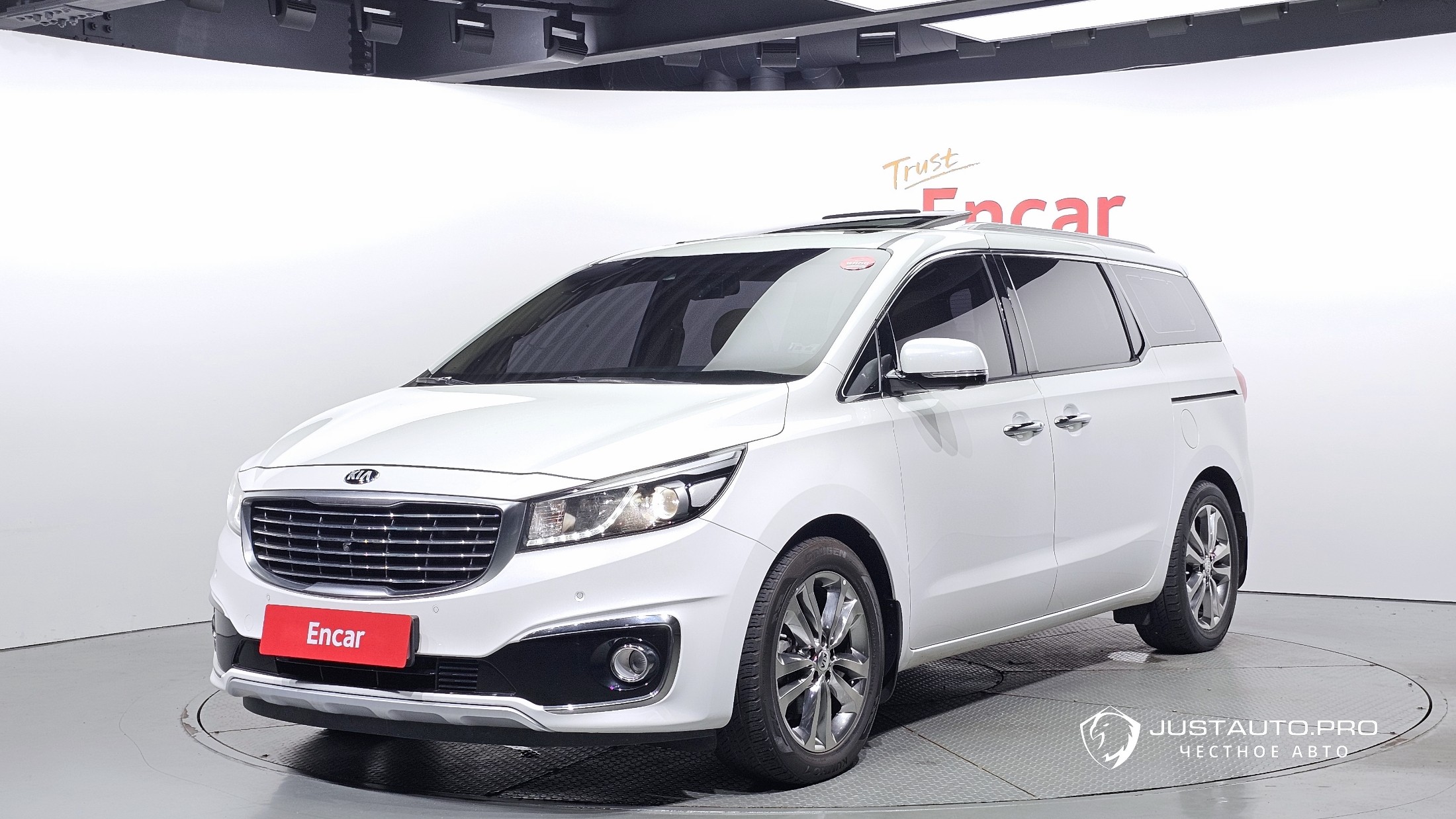 Автомобиль Kia Canival