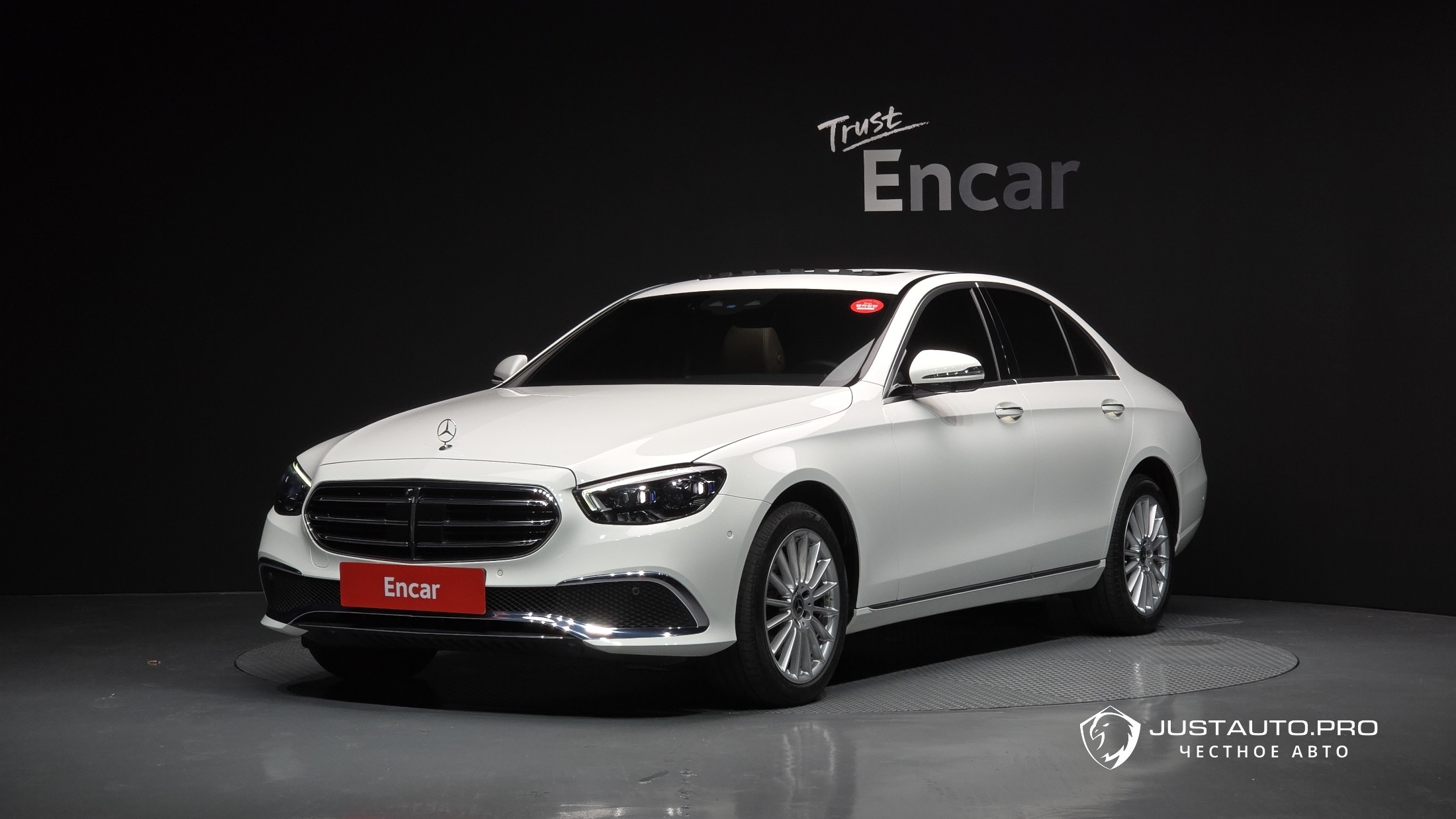 Автомобиль Mercedes-Benz E-Class