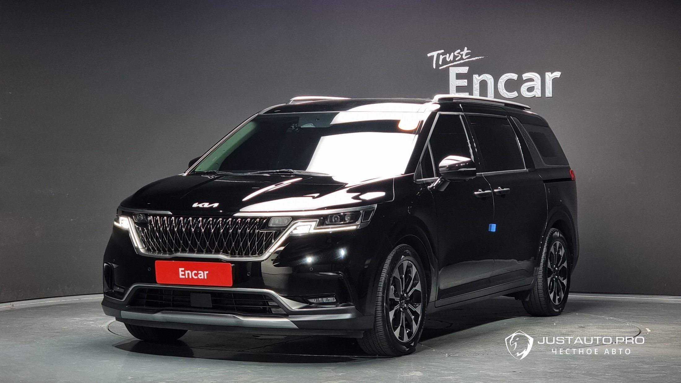 Автомобиль Kia Canival