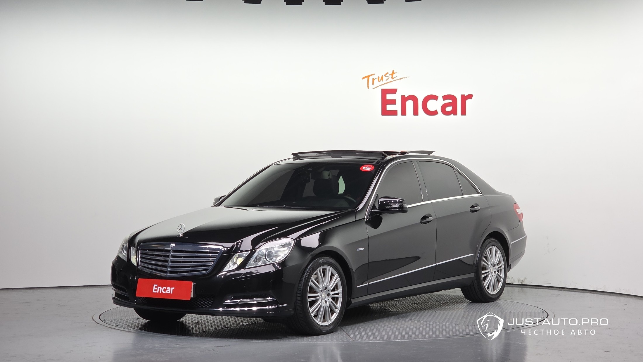 Автомобиль Mercedes-Benz E-Class