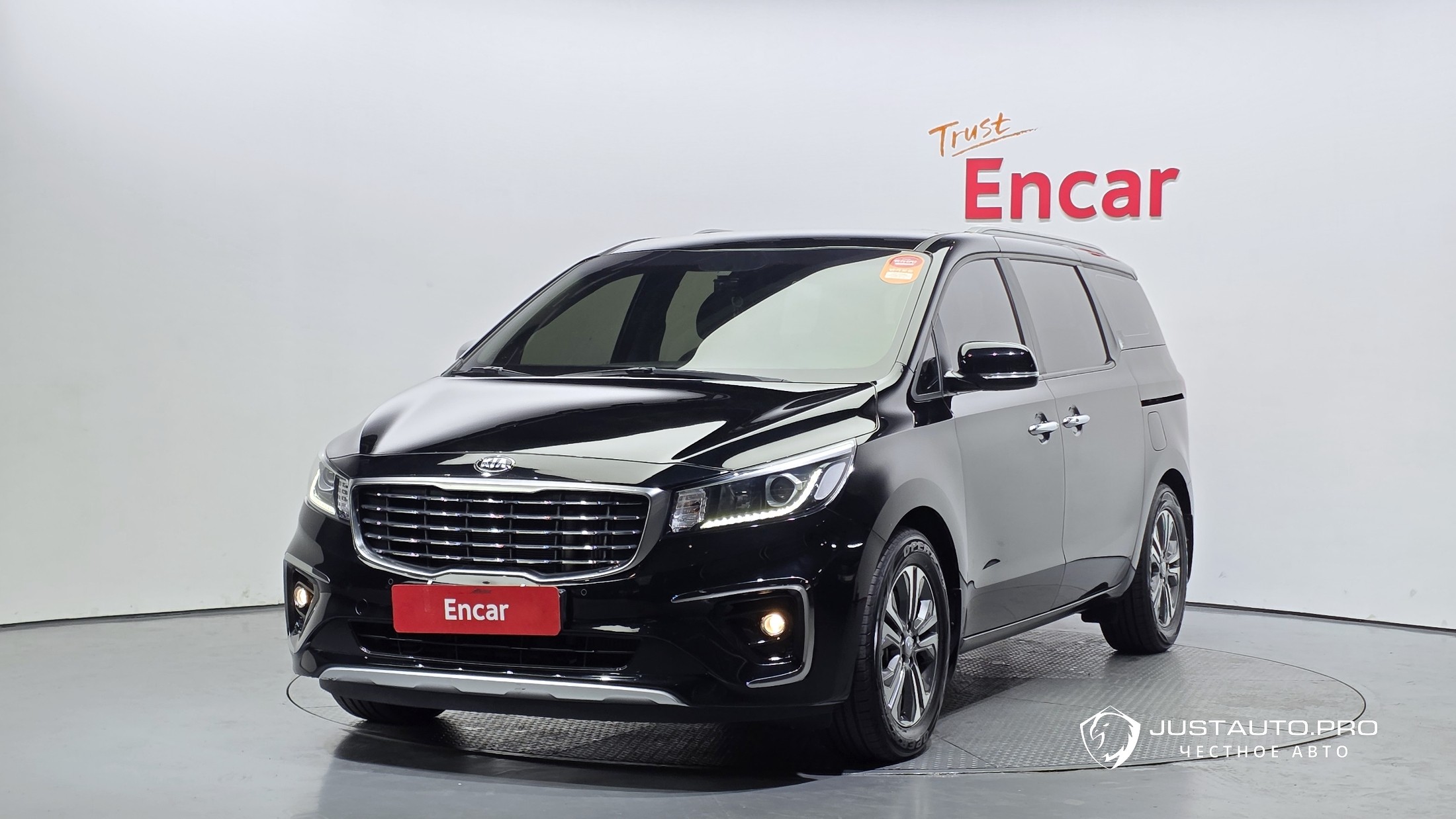 Автомобиль Kia Canival