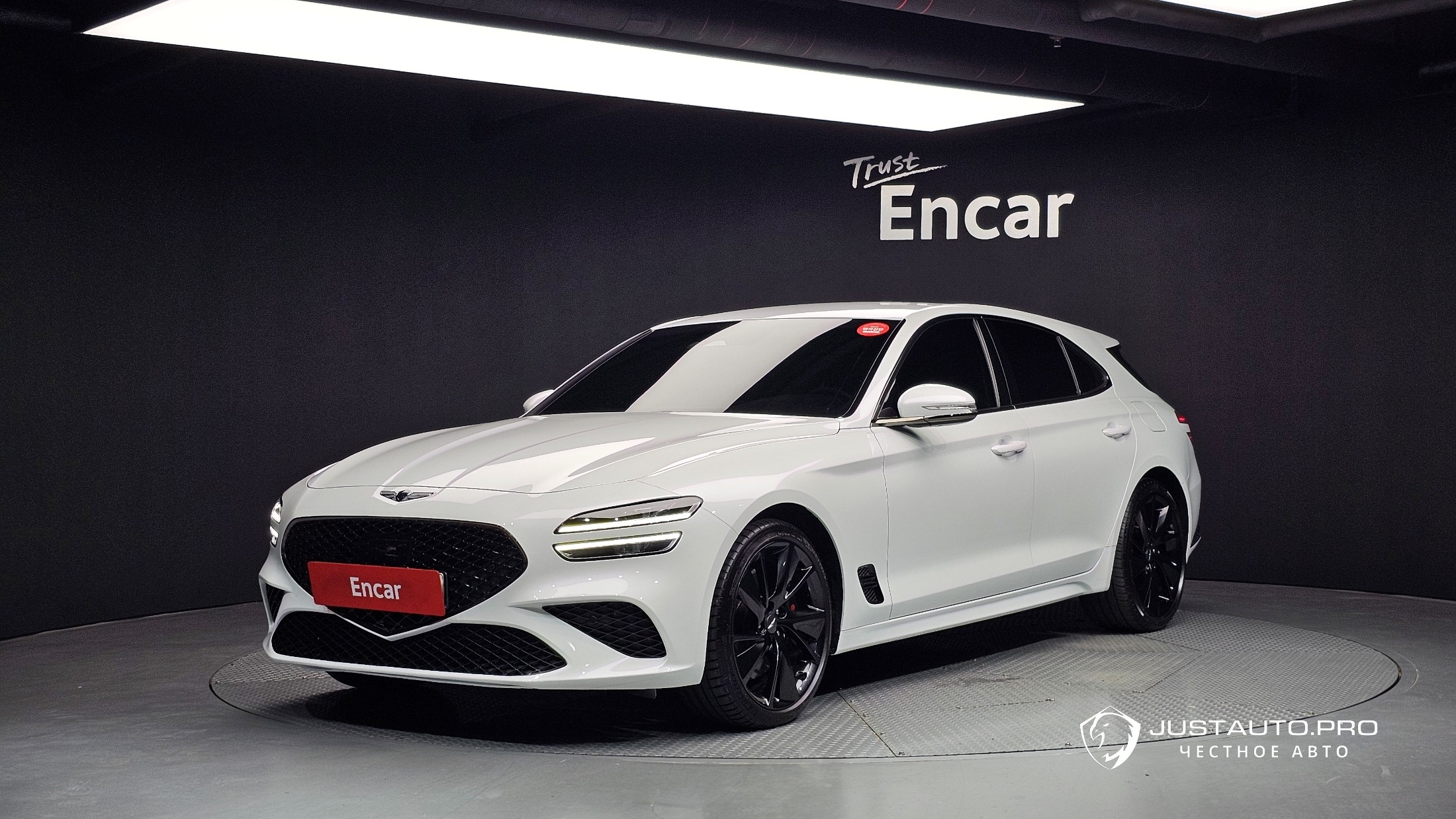 Автомобиль Genesis G70