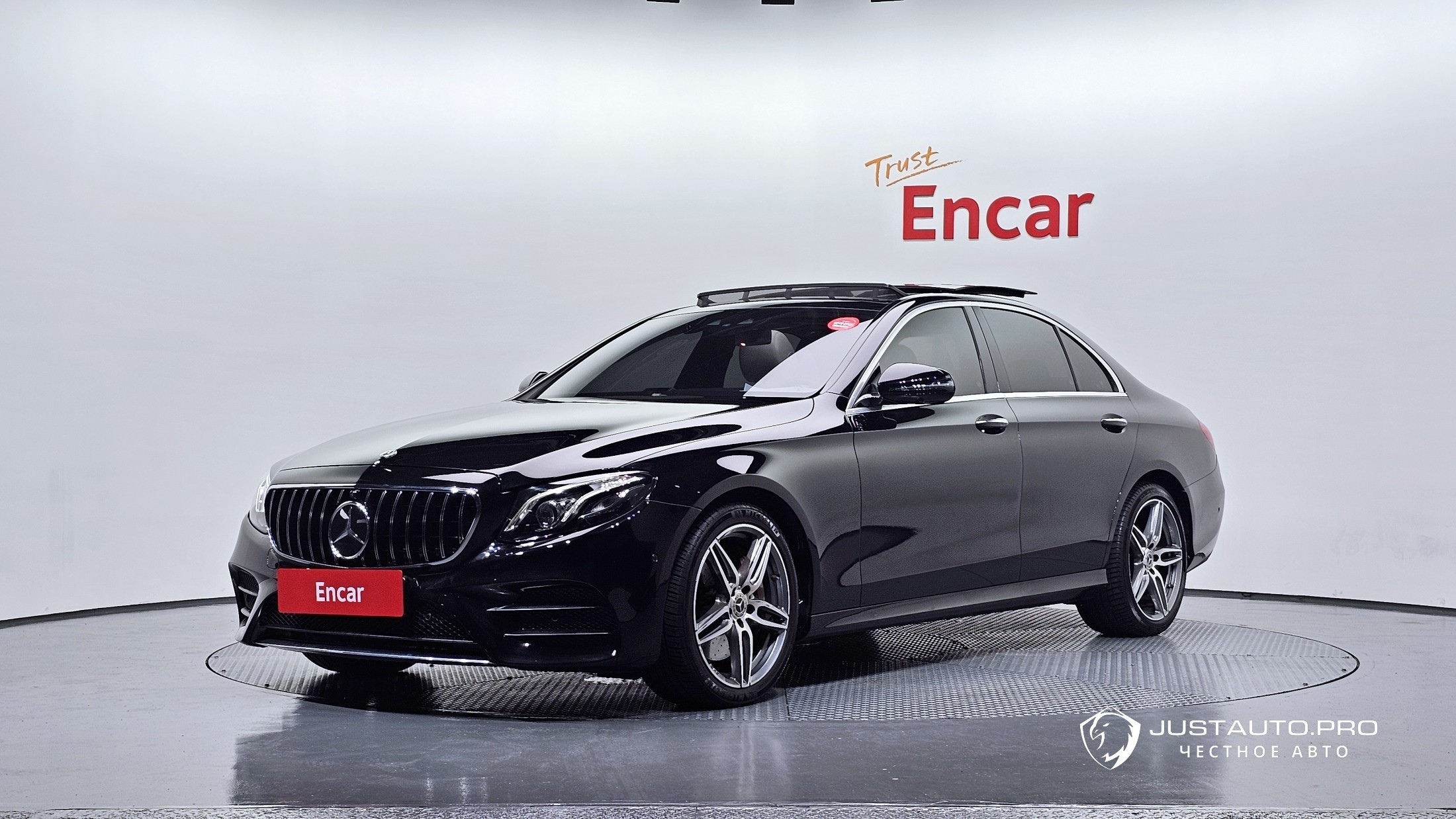 Автомобиль Mercedes-Benz E-Class