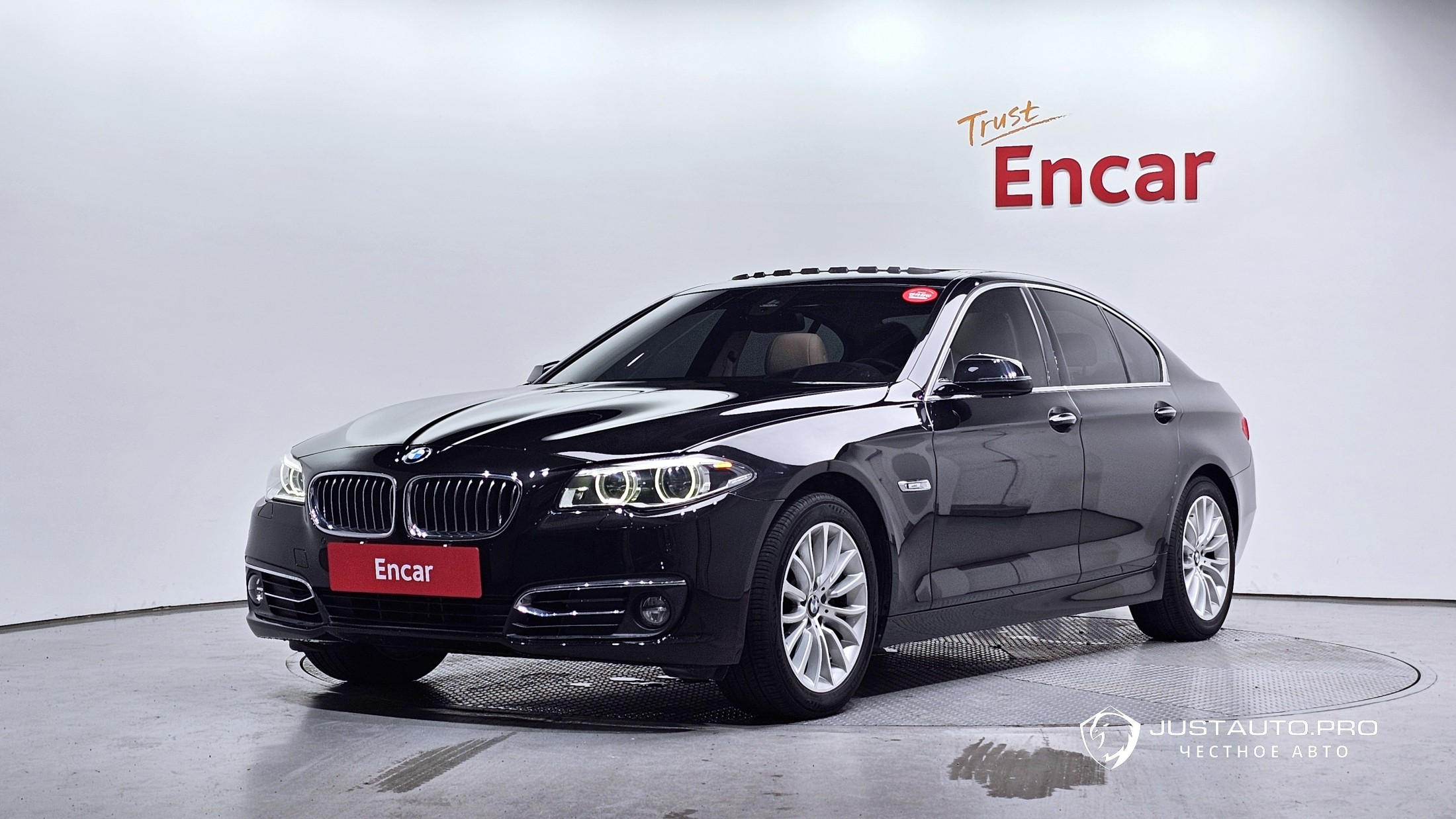 Автомобиль BMW 5-Series