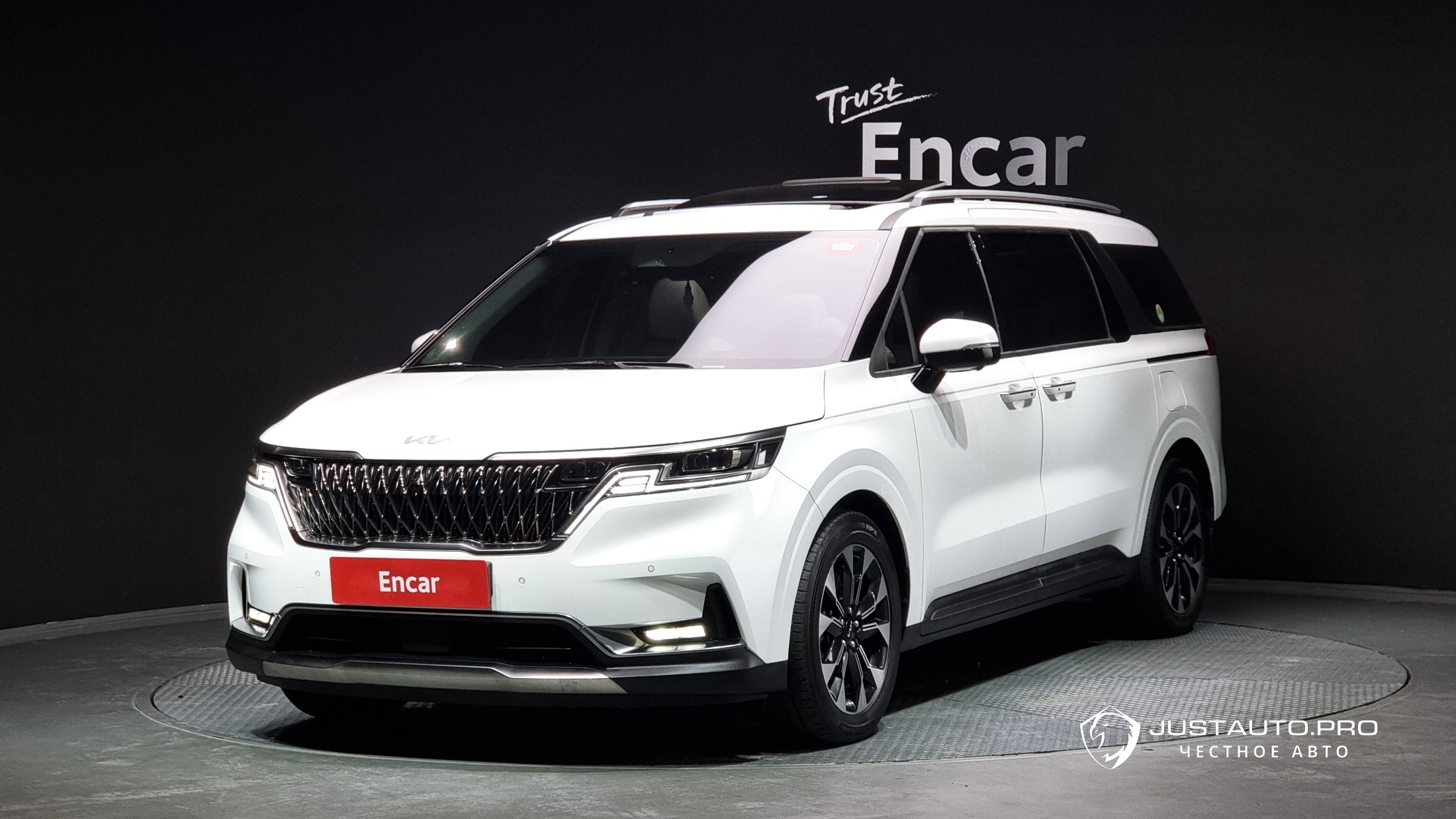 Автомобиль Kia Canival