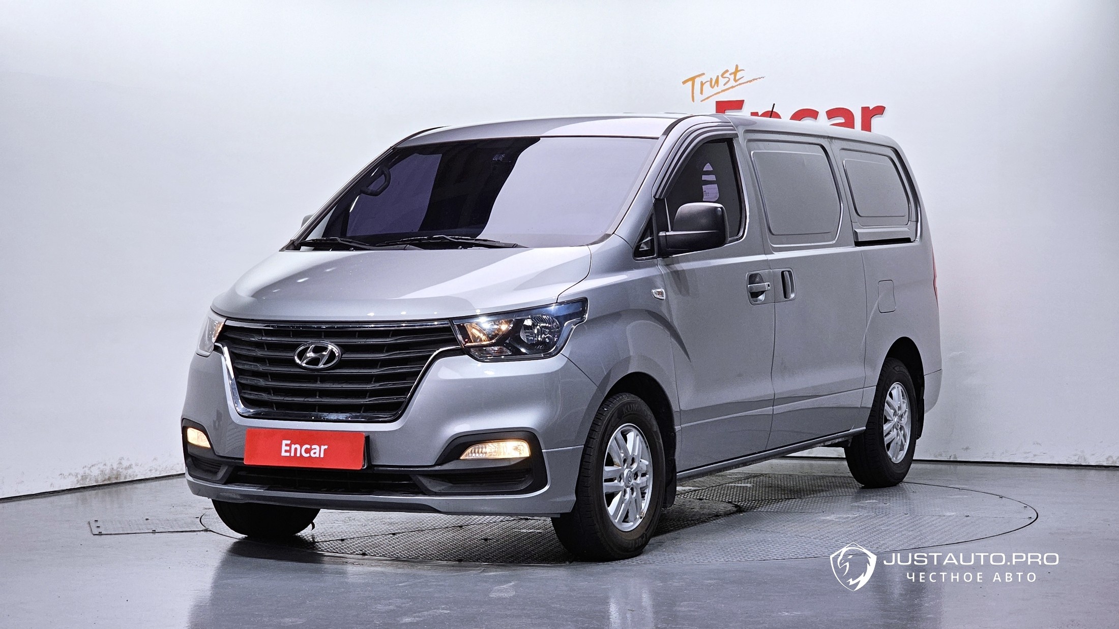 Автомобиль Hyundai Starex