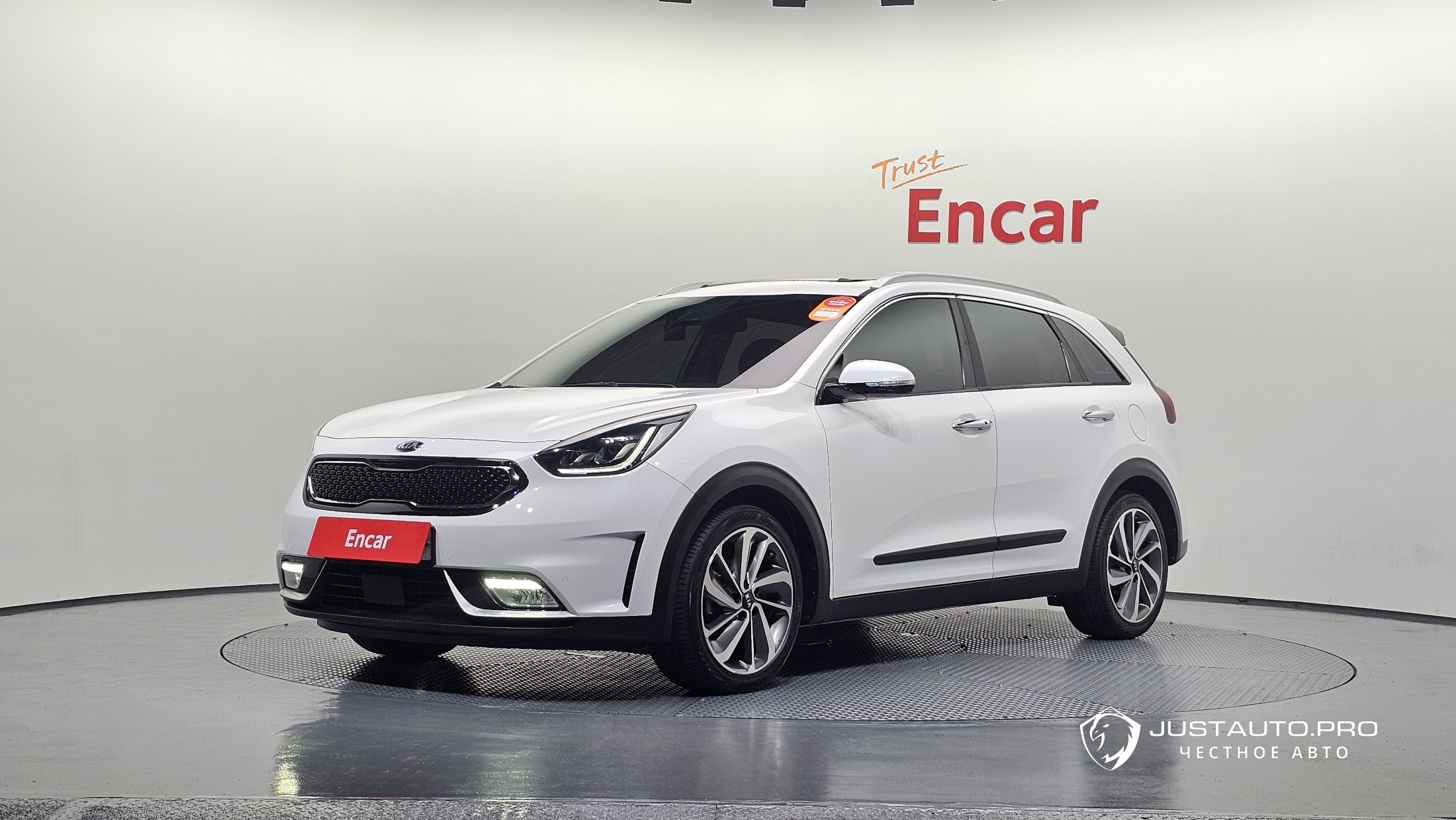 Автомобиль Kia Niro