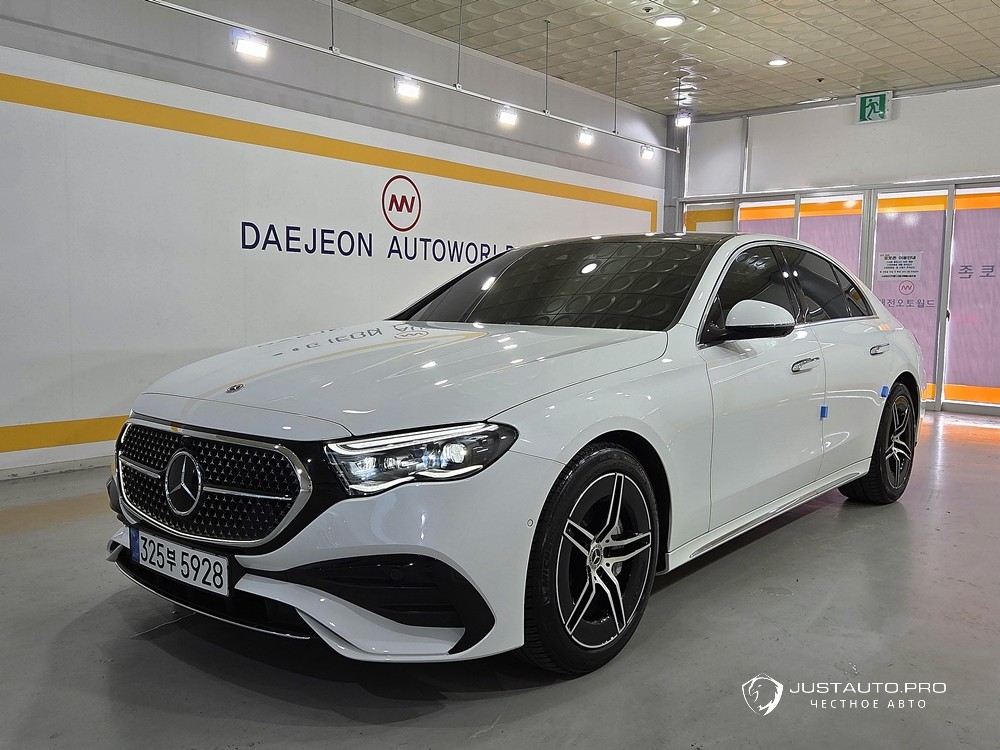 Автомобиль Mercedes-Benz E-Class