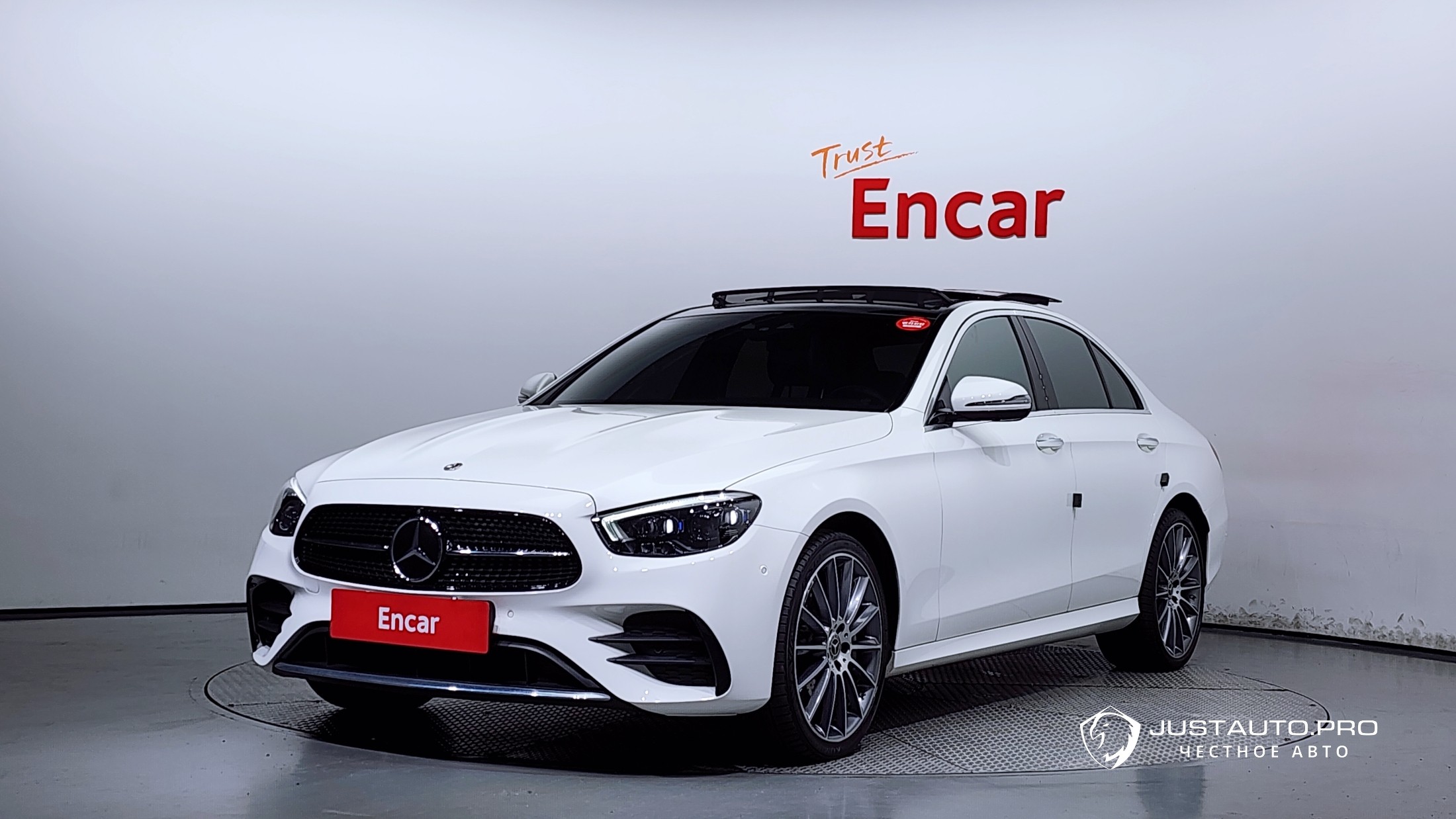 Автомобиль Mercedes-Benz E-Class