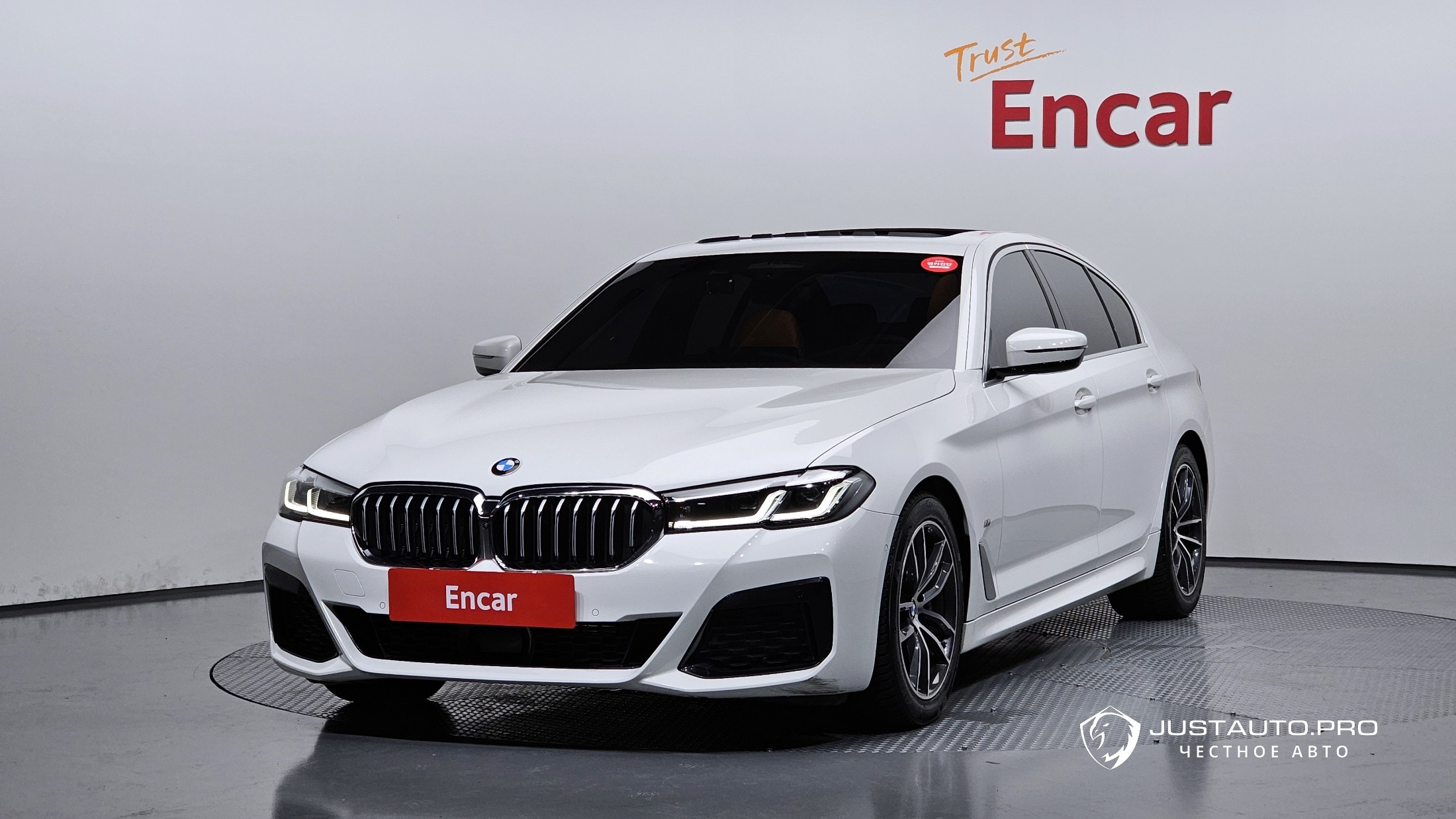 Автомобиль BMW 5-Series