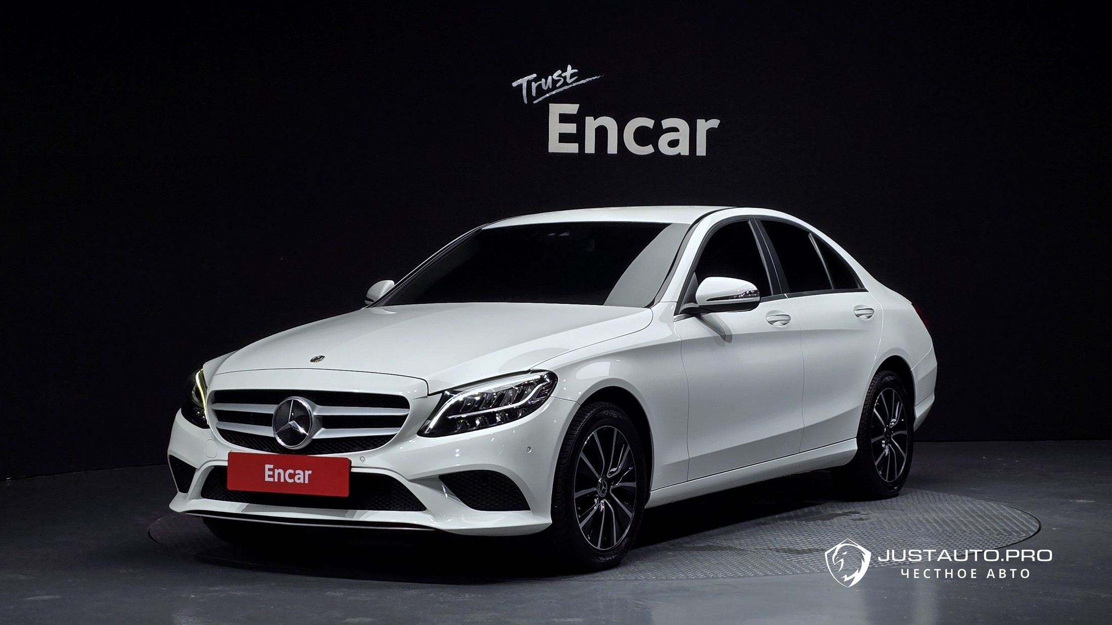 Автомобиль Mercedes-Benz C-Class