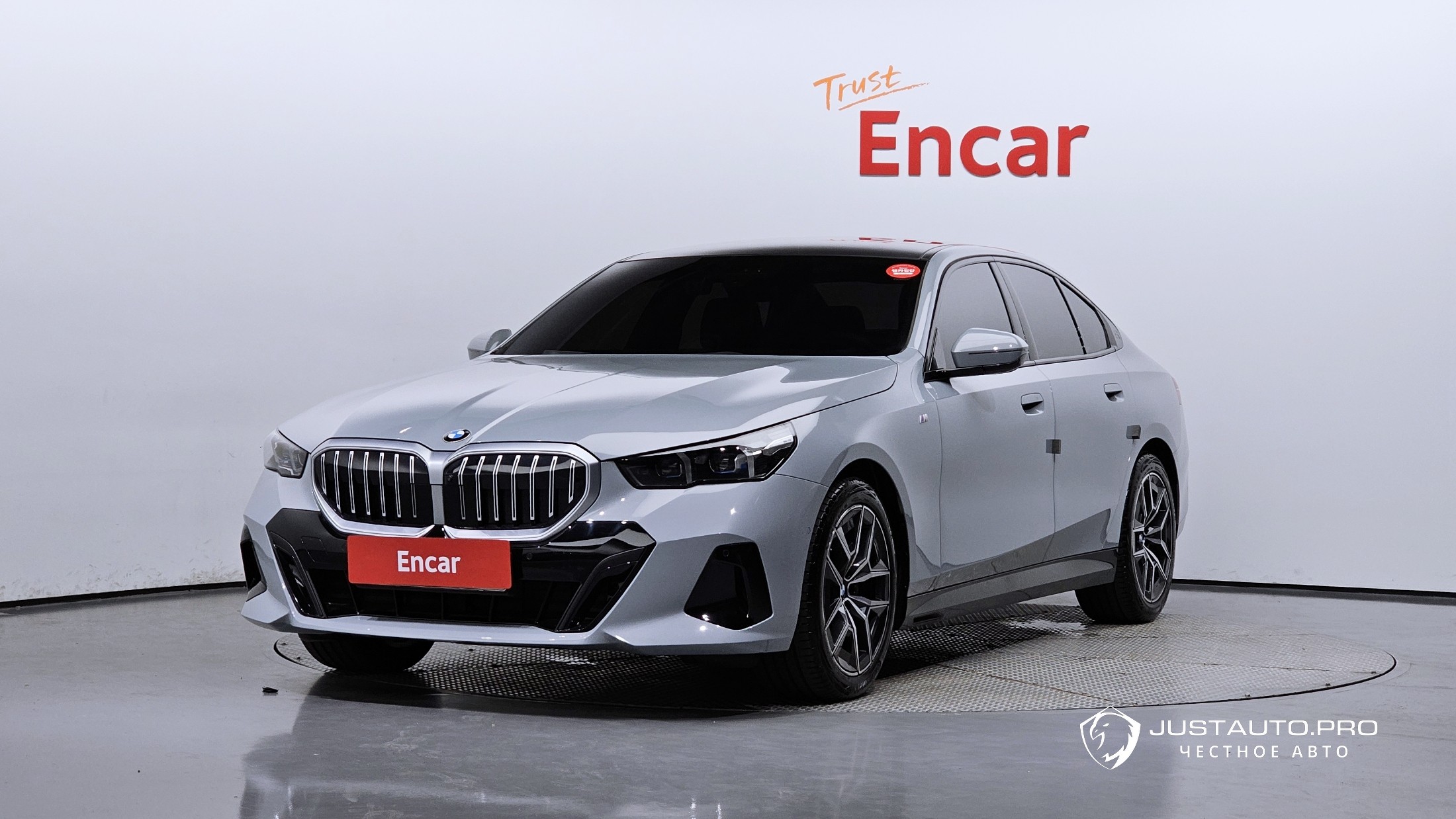 Автомобиль BMW 5-Series