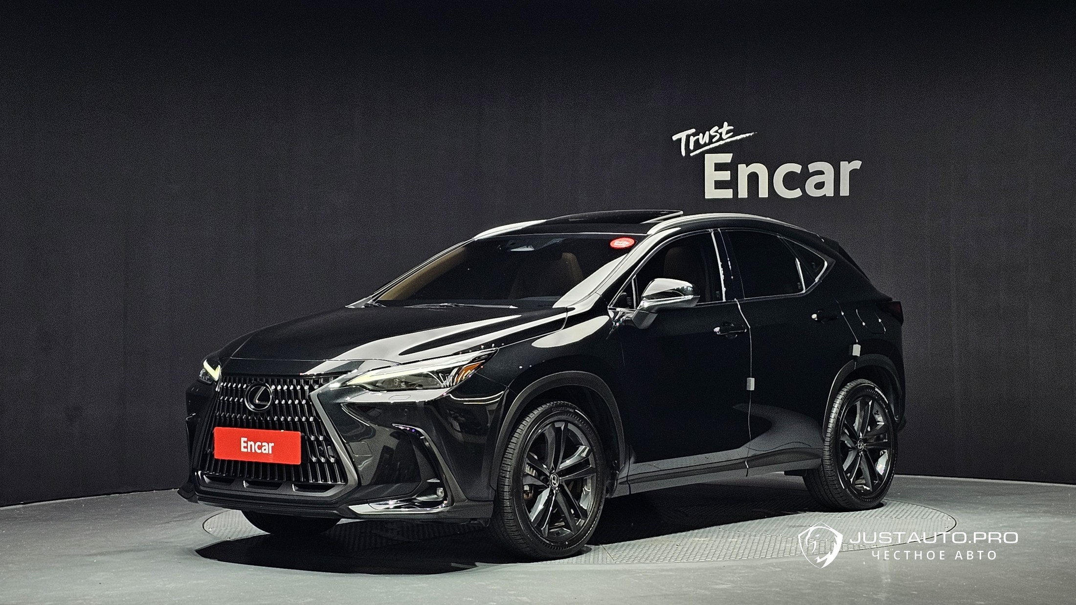 Автомобиль Lexus NX