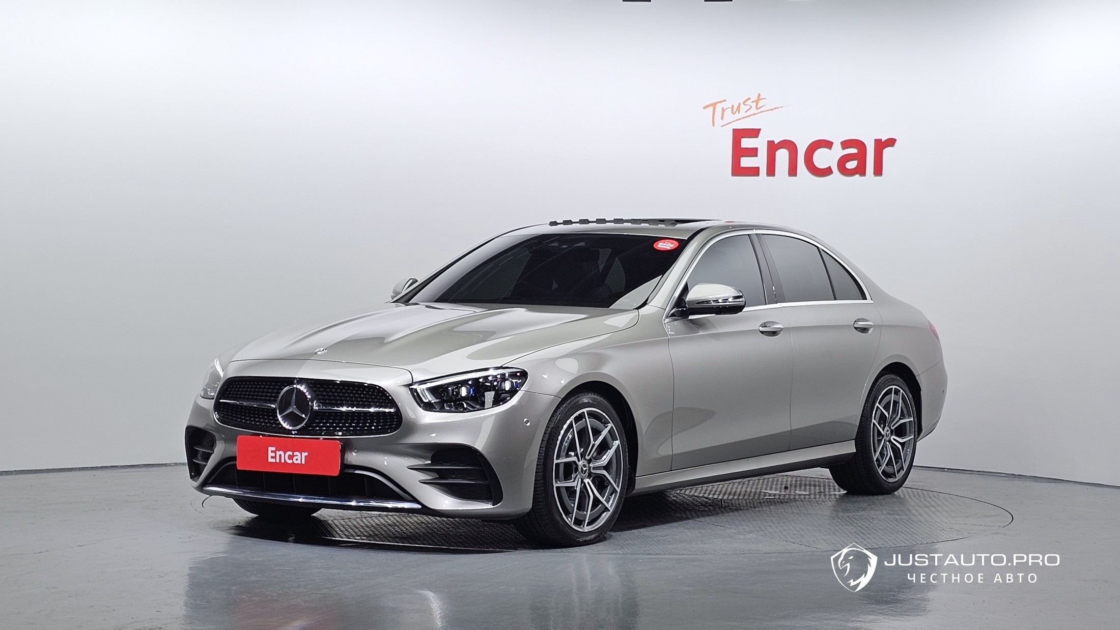 Автомобиль Mercedes-Benz E-Class