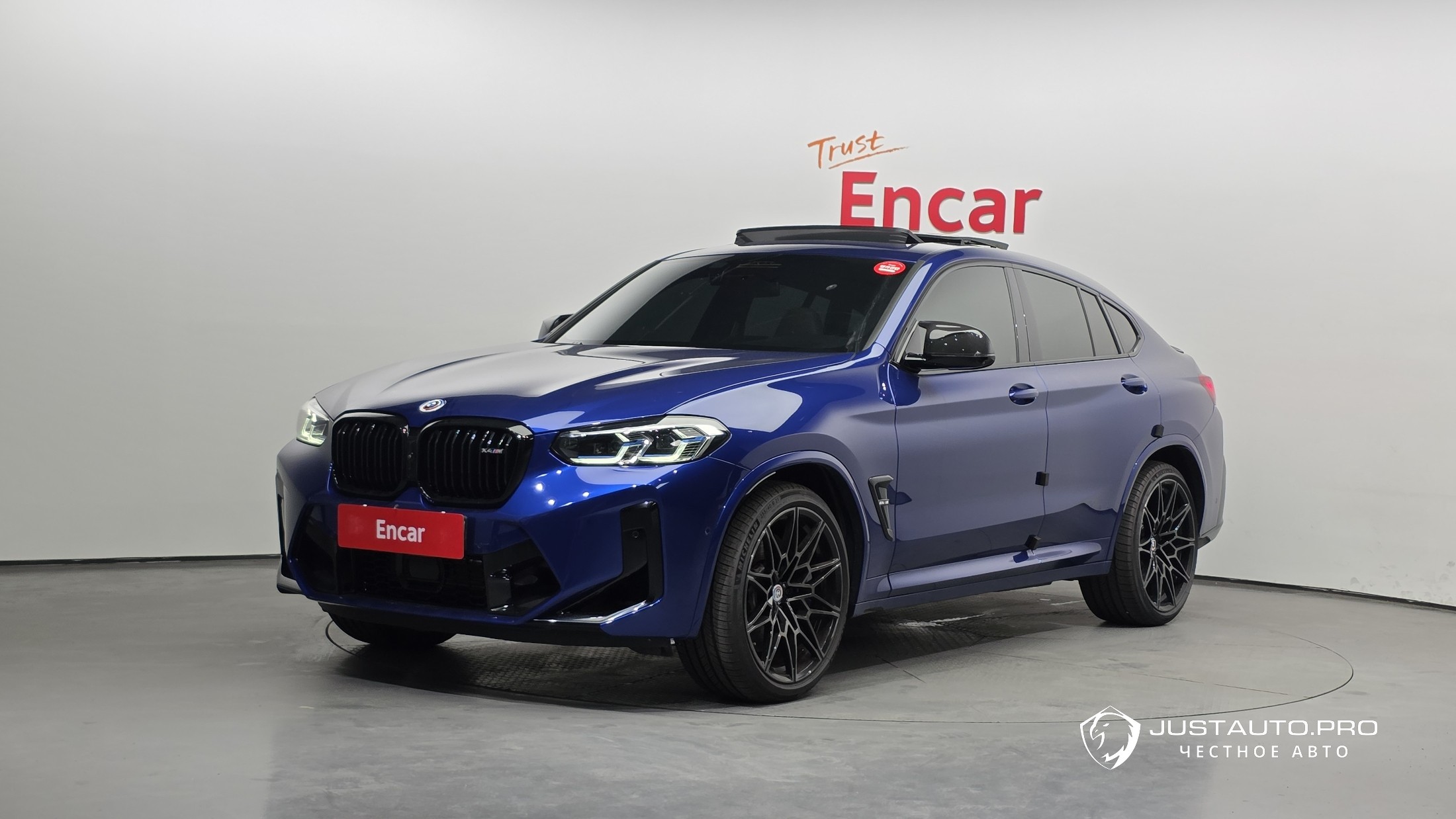 Автомобиль BMW X4M