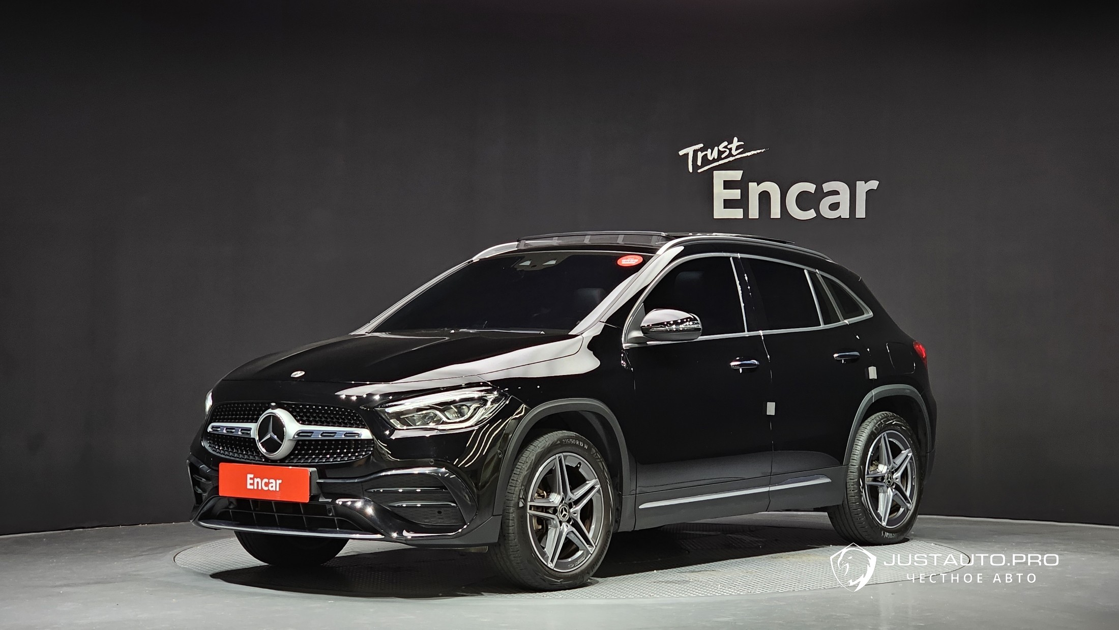Автомобиль Mercedes-Benz GLA-Class