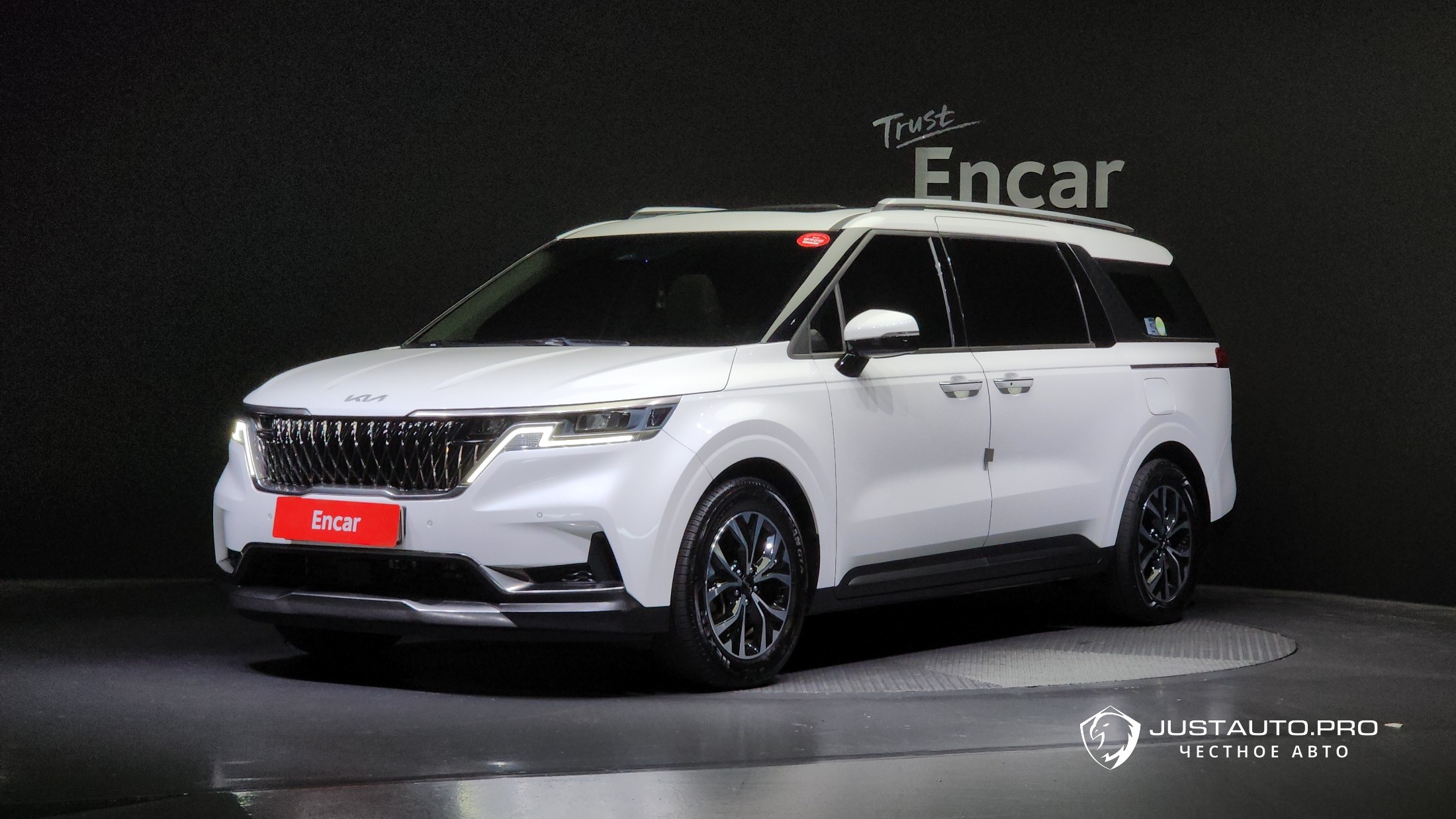 Автомобиль Kia Canival
