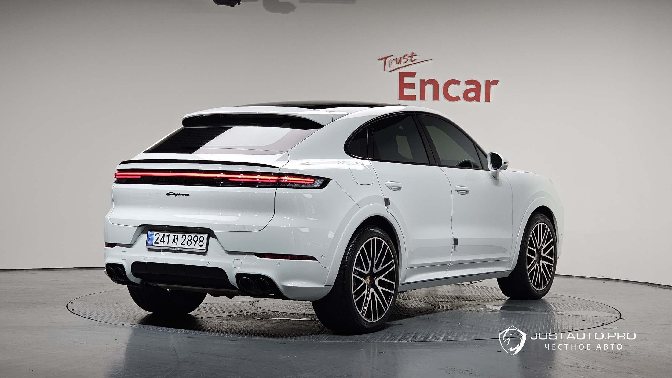 Автомобиль Porsche Cayenne