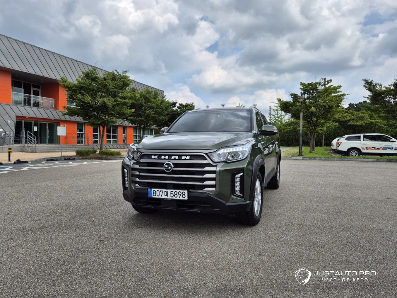 Автомобиль KG_Mobility_Ssangyong Rexton