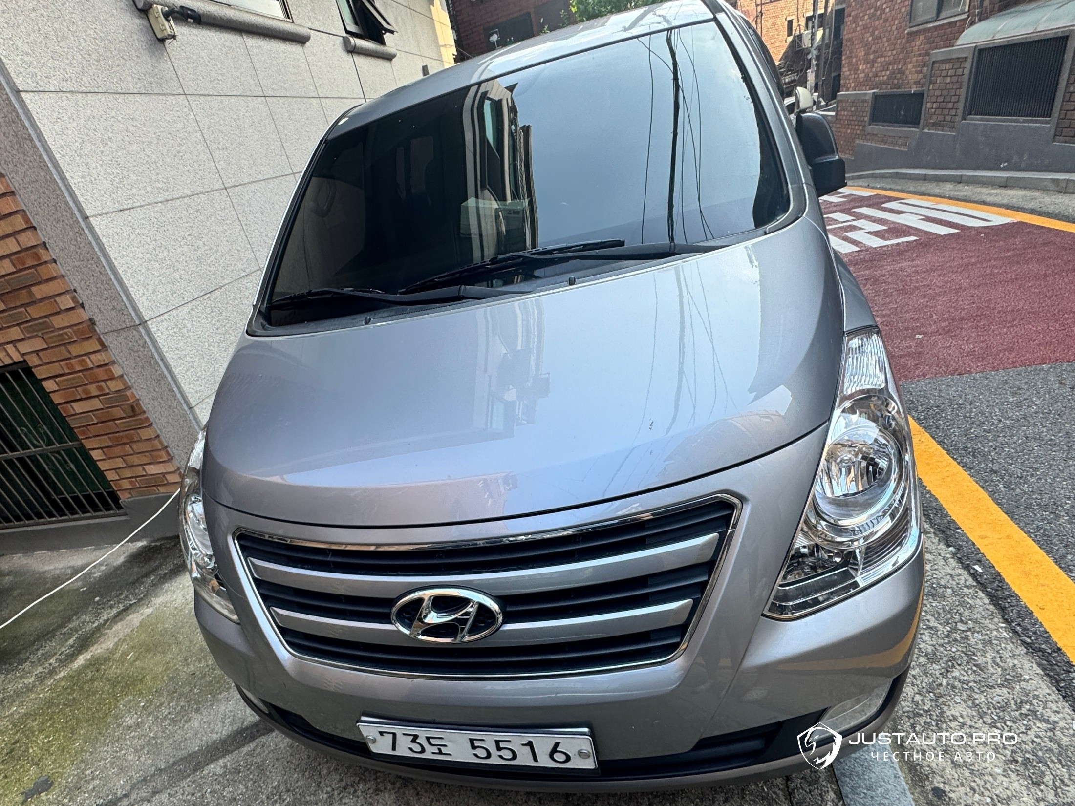 Автомобиль Hyundai Starex