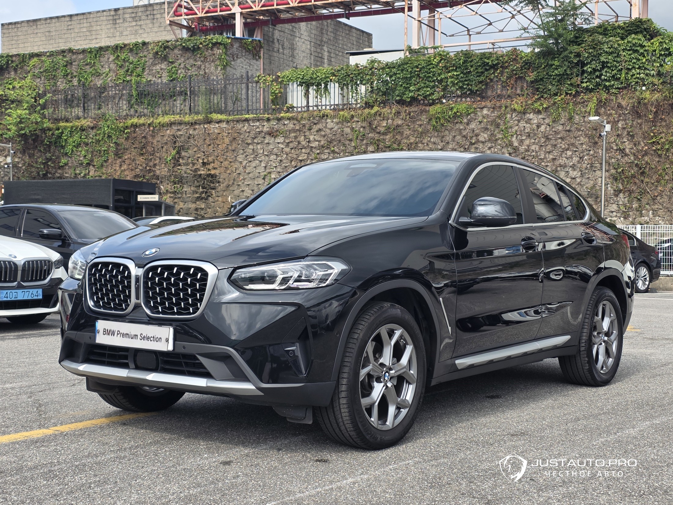 Автомобиль BMW X4