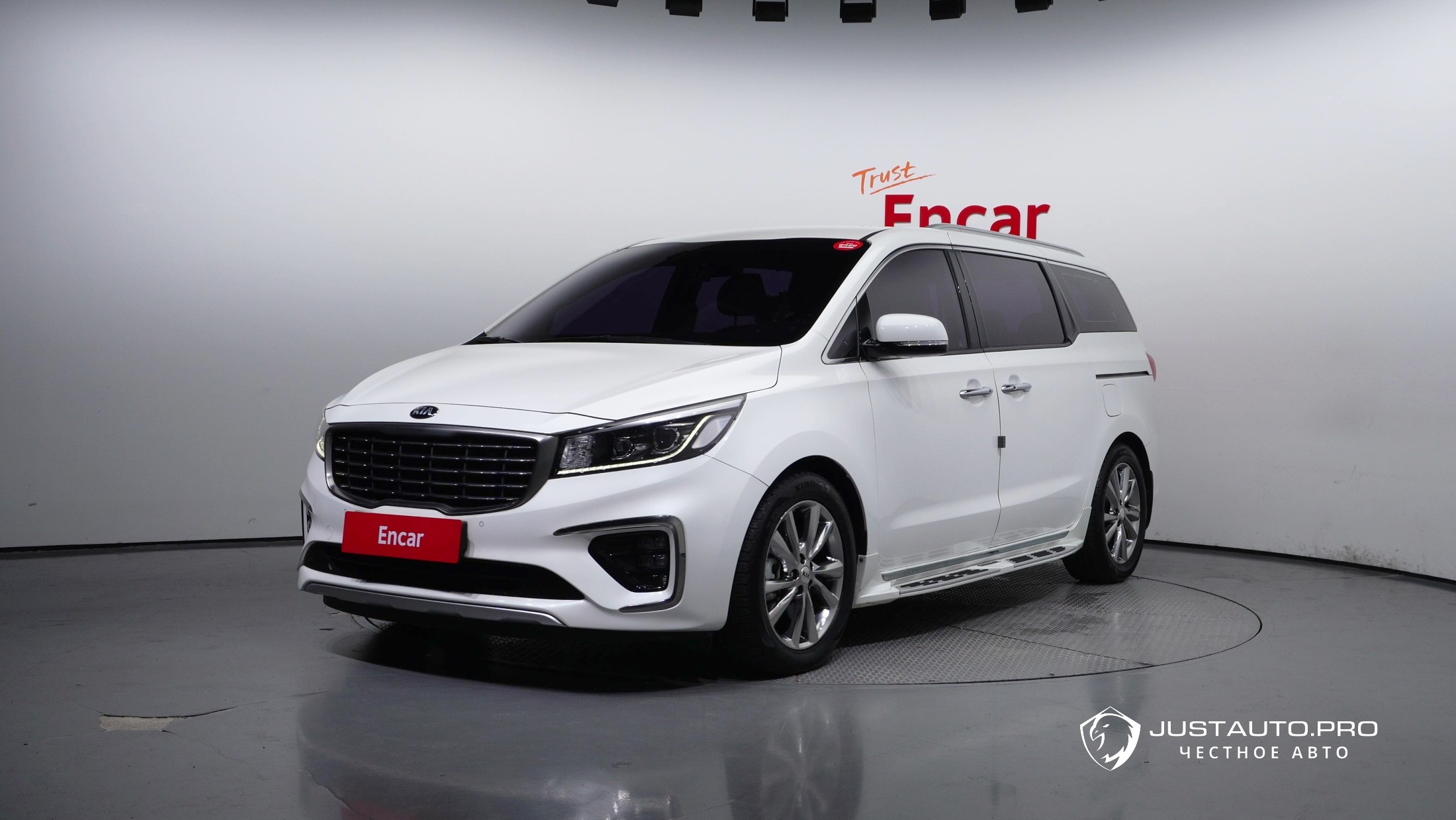 Автомобиль Kia Canival