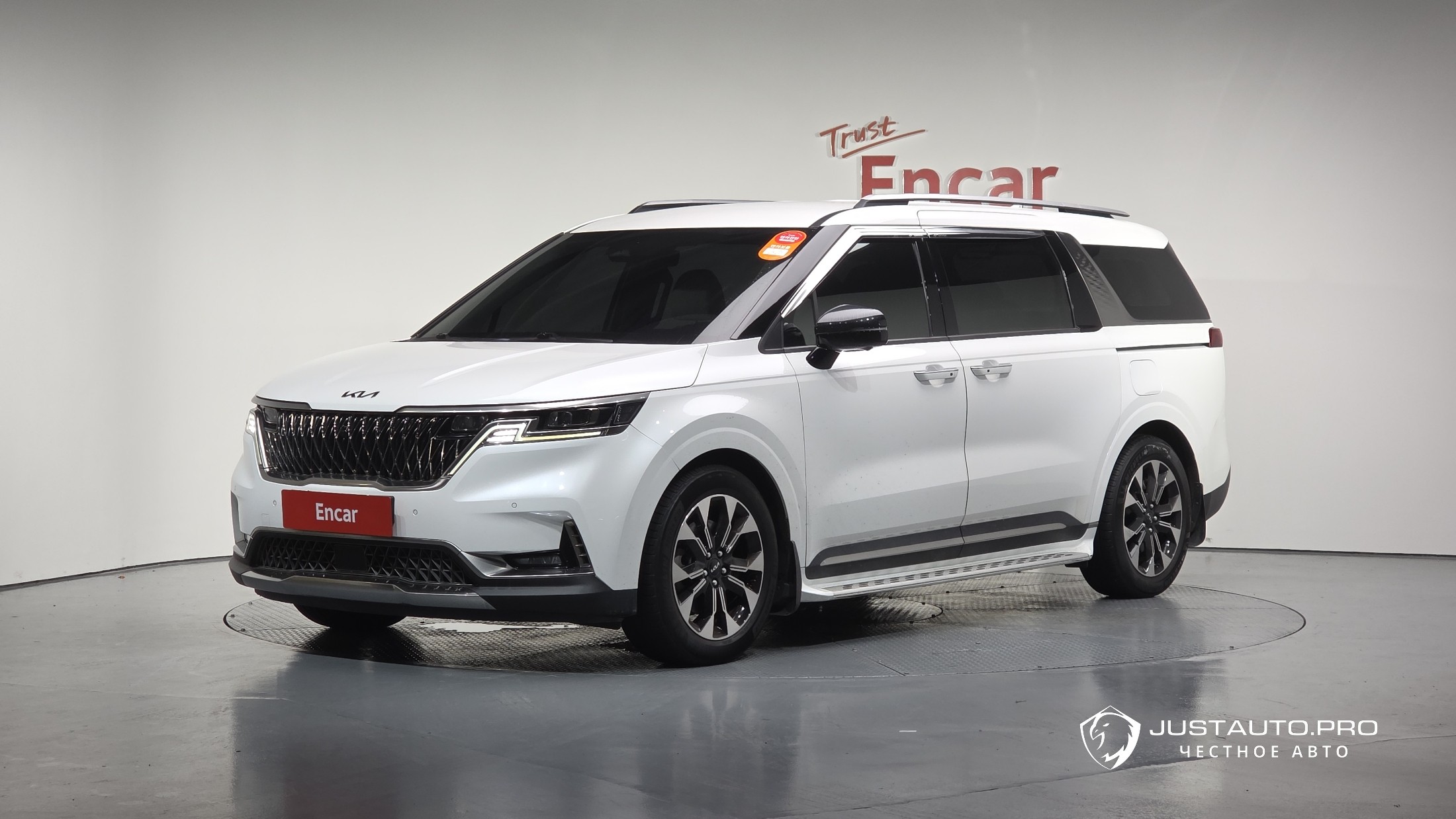 Автомобиль Kia Canival