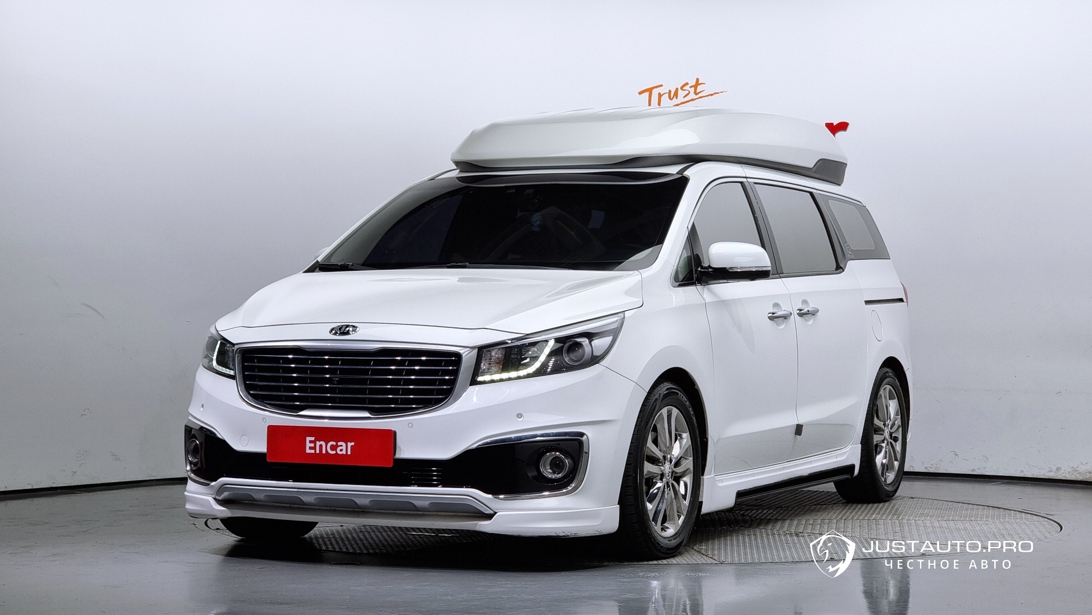 Автомобиль Kia Canival