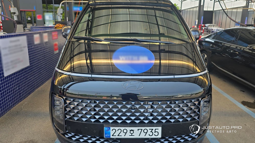 Автомобиль Hyundai Staria