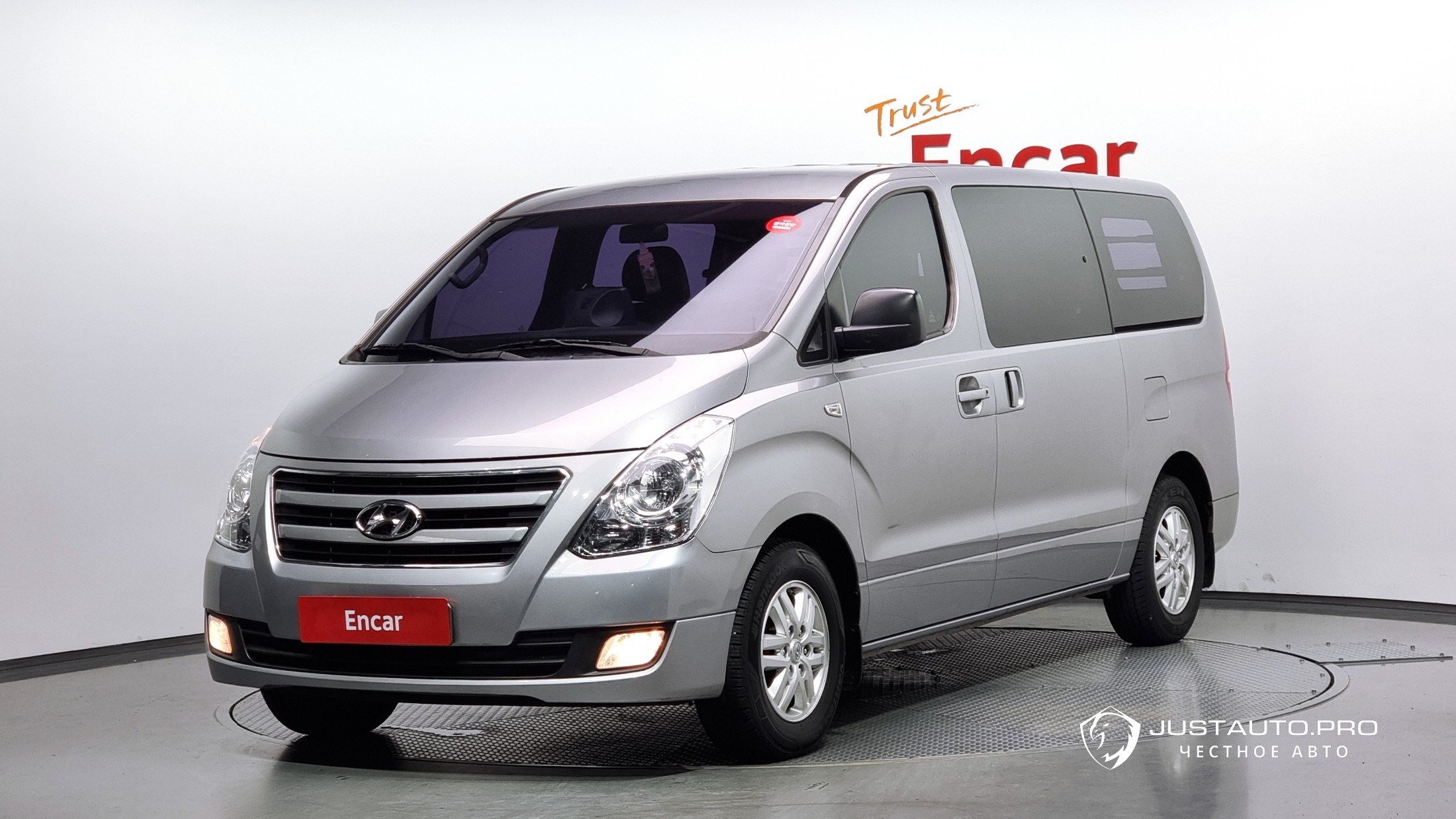 Автомобиль Hyundai Starex