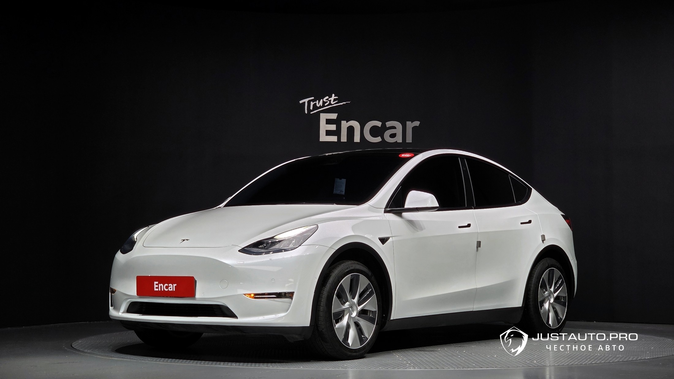 Автомобиль Tesla Model Y