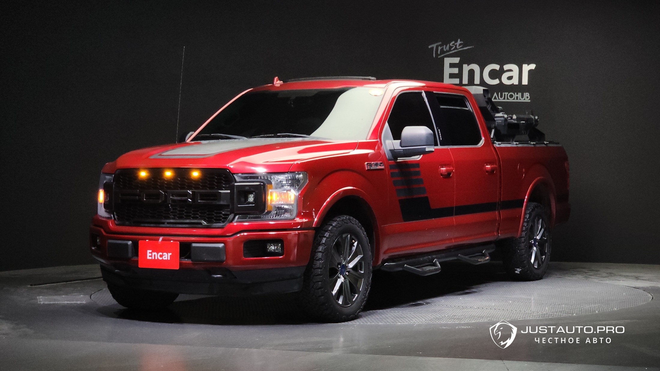 Автомобиль Ford F150